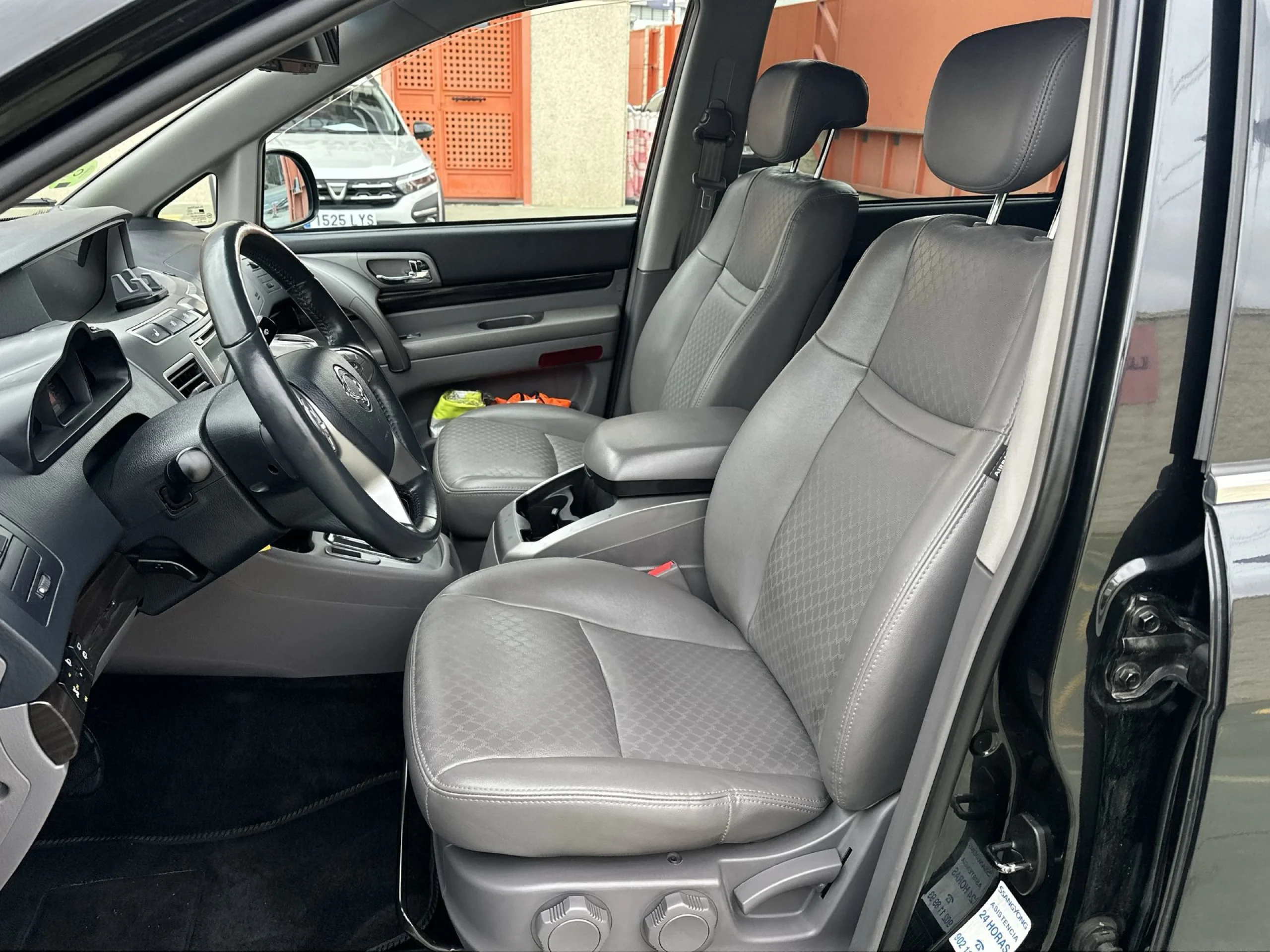 SsangYong Rodius D22T Limited Auto 131 kW (178 CV) - Foto 8