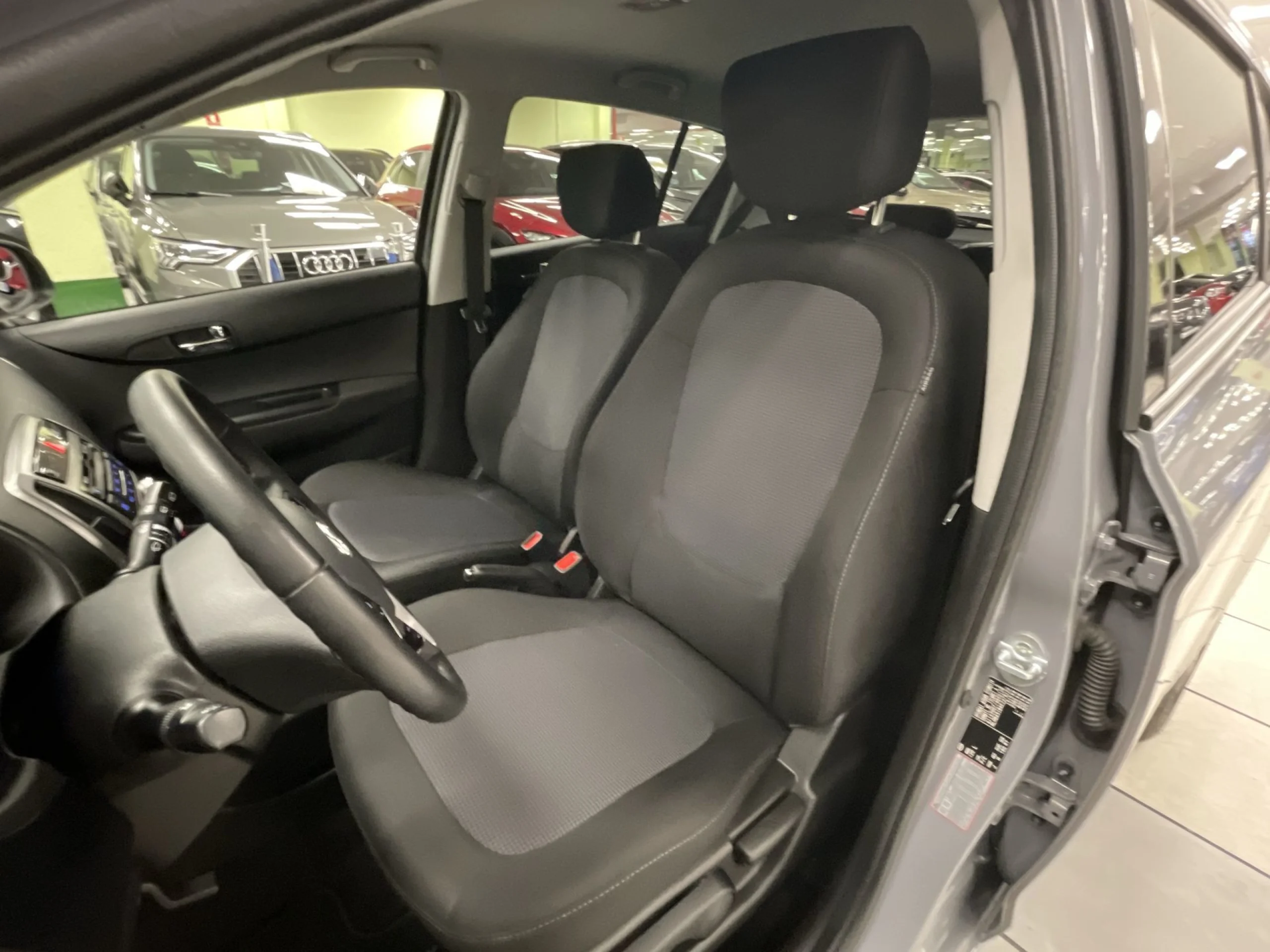 Hyundai I20 1.2 MPI Go 63 kW (85 CV) - Foto 8