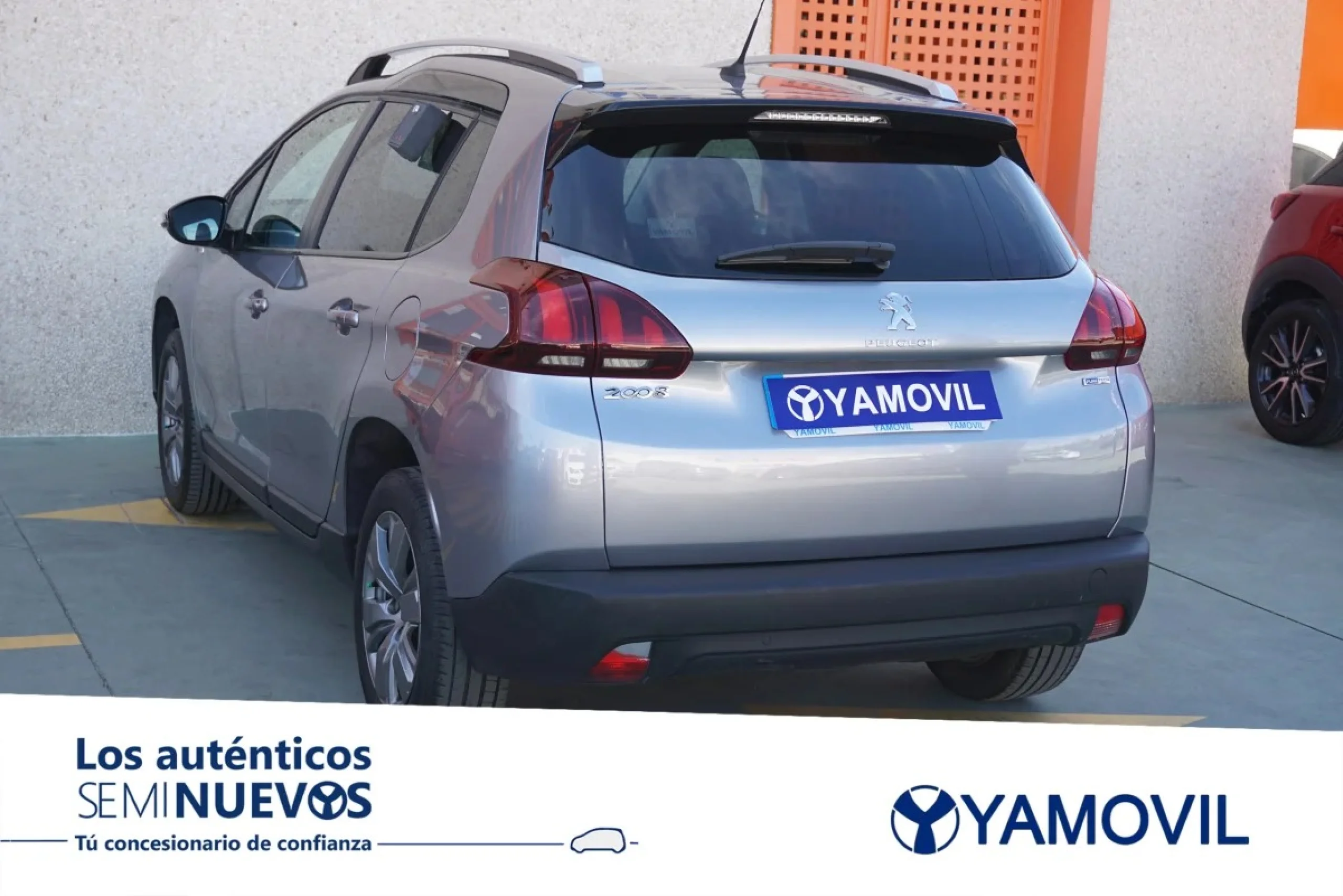 Peugeot 2008 SUV PureTech 110 SANDS Style 81 kW (110 CV) - Foto 6