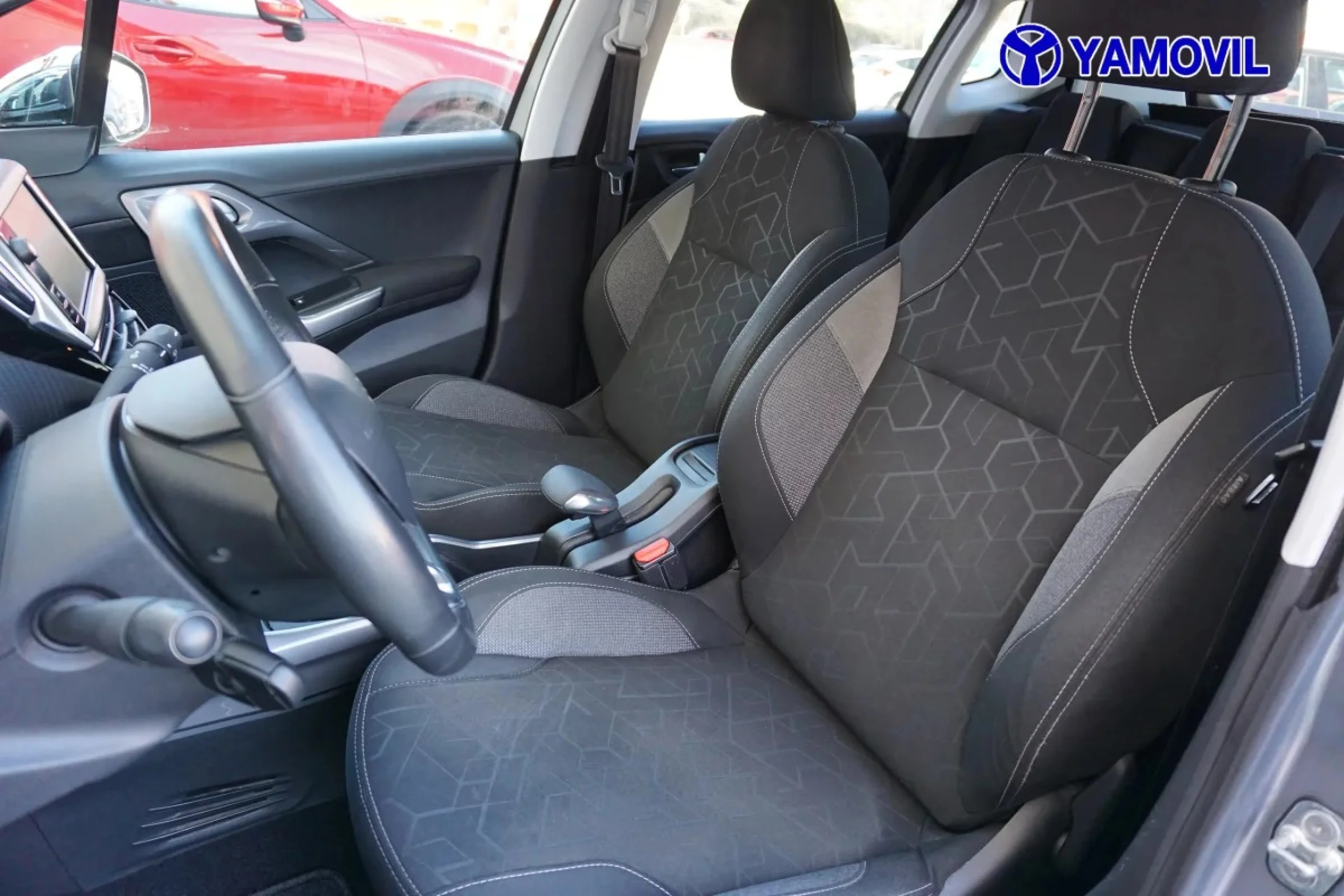 Peugeot 2008 SUV PureTech 110 SANDS Style 81 kW (110 CV) - Foto 13