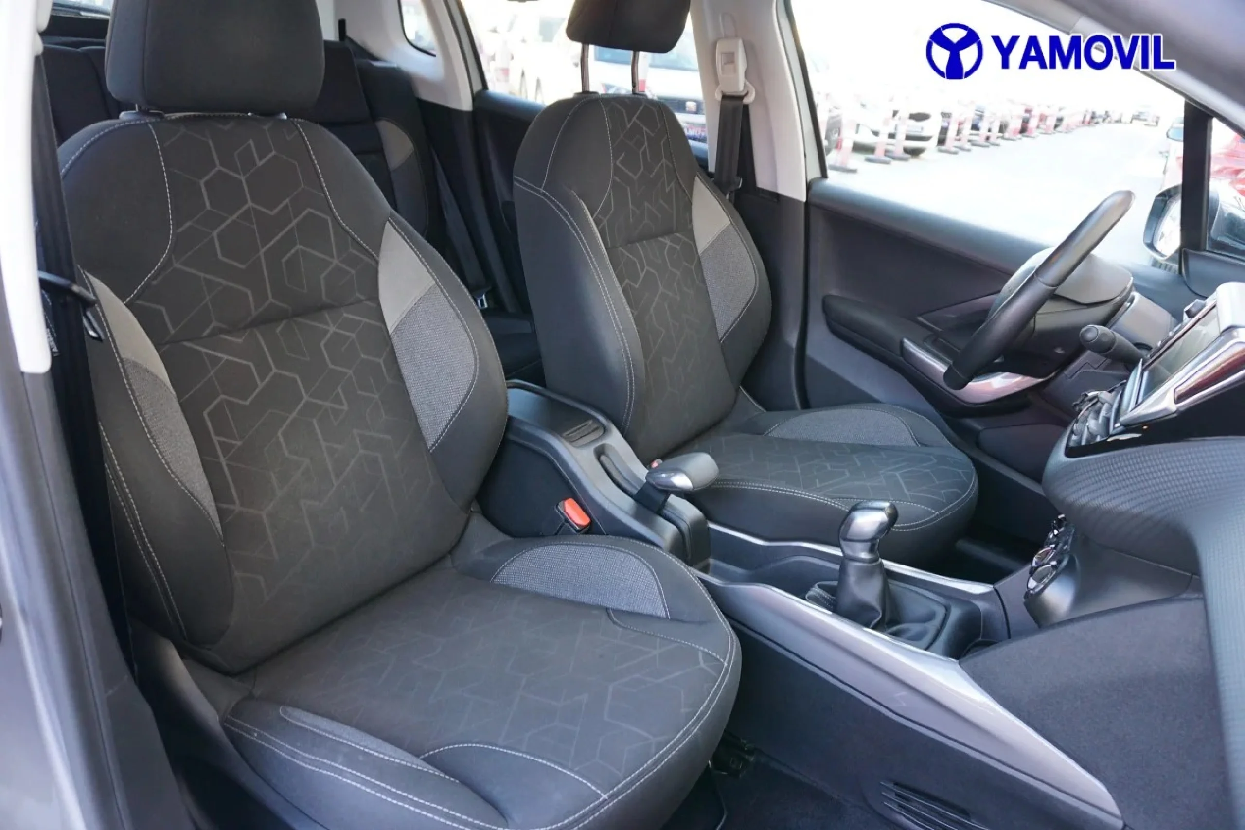 Peugeot 2008 SUV PureTech 110 SANDS Style 81 kW (110 CV) - Foto 15