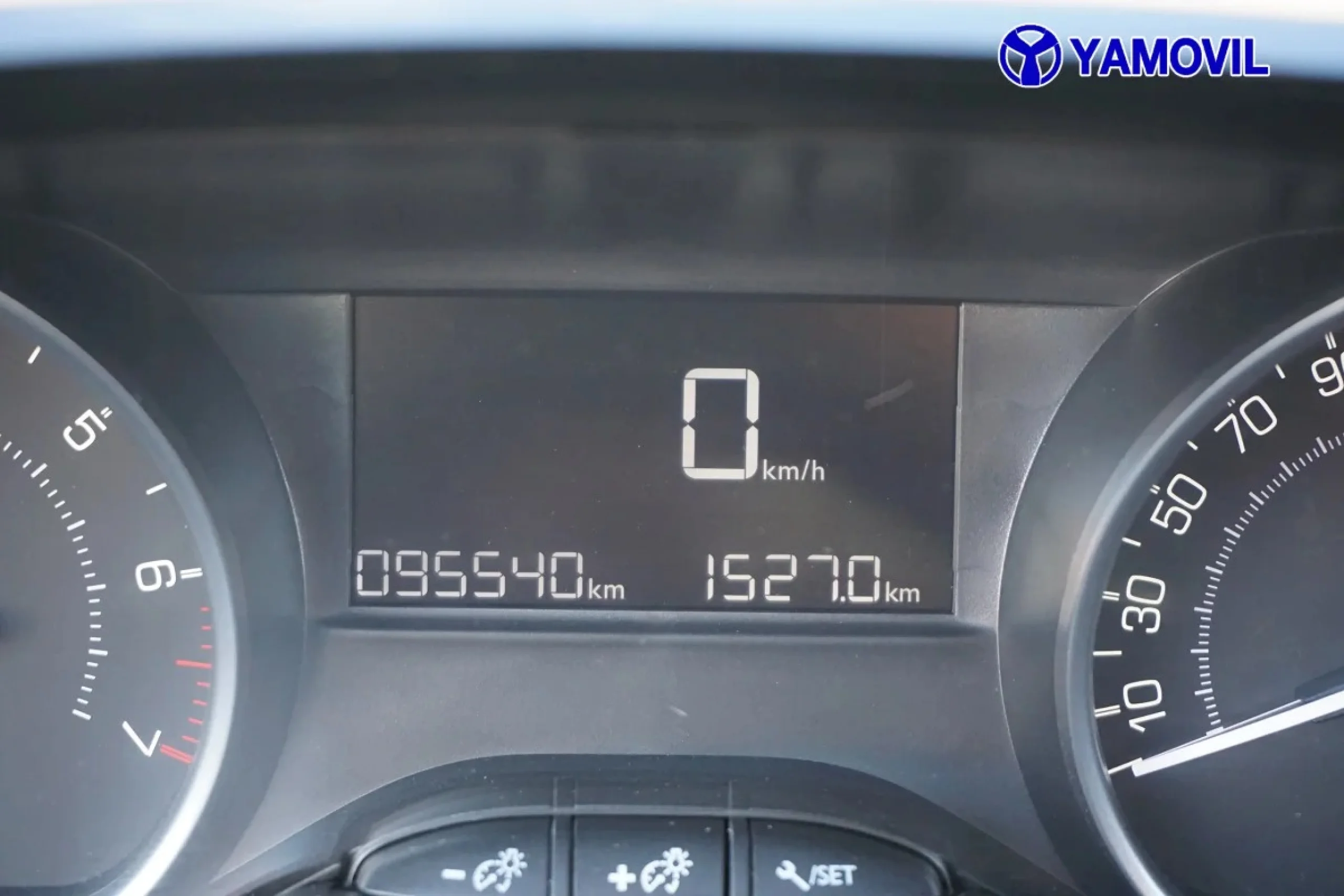 Peugeot 2008 SUV PureTech 110 SANDS Style 81 kW (110 CV) - Foto 22