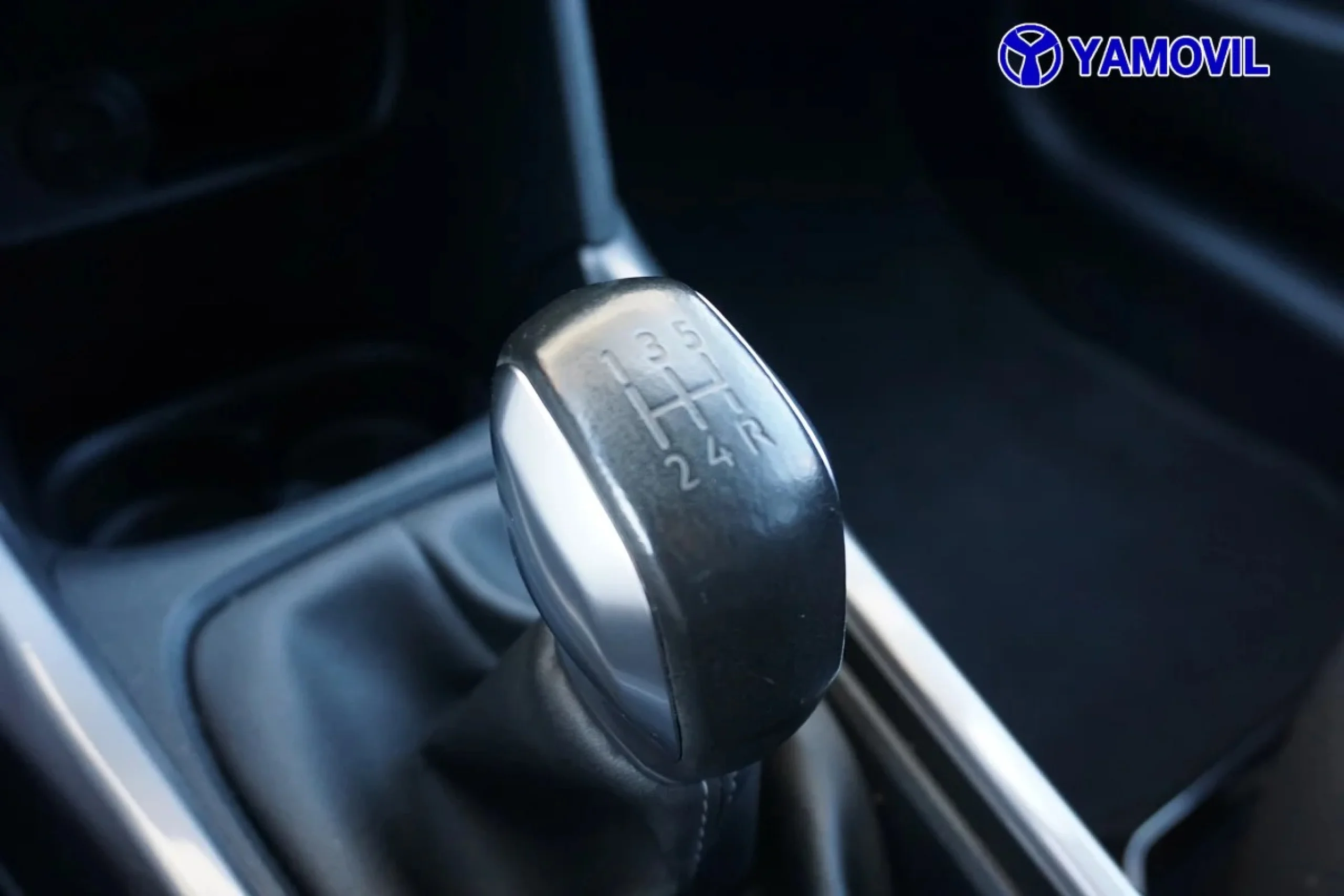 Peugeot 2008 SUV PureTech 110 SANDS Style 81 kW (110 CV) - Foto 29