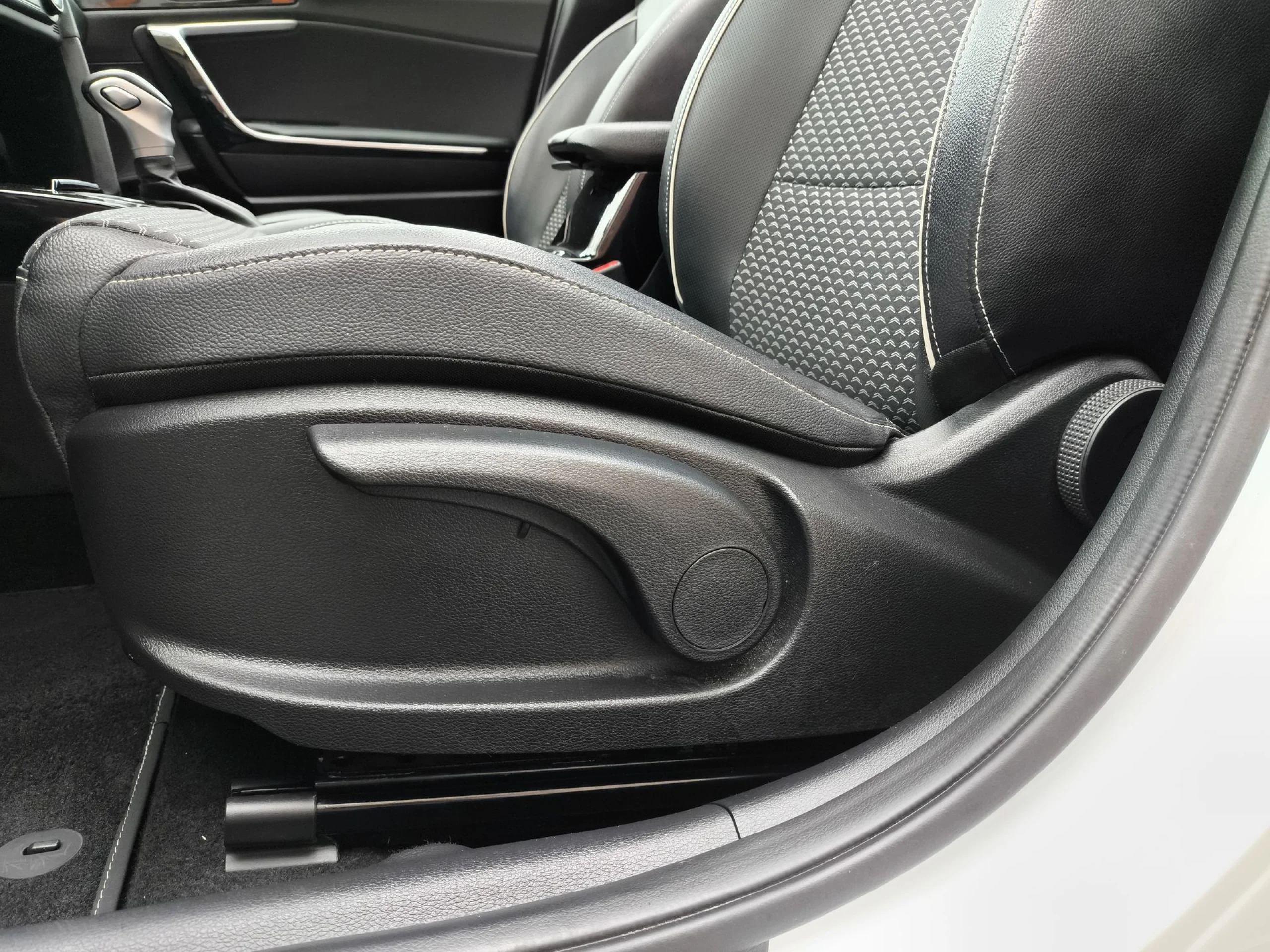 Kia Xceed 1.6 GDi PHEV eMotion 104 kW (141 CV) - Foto 9