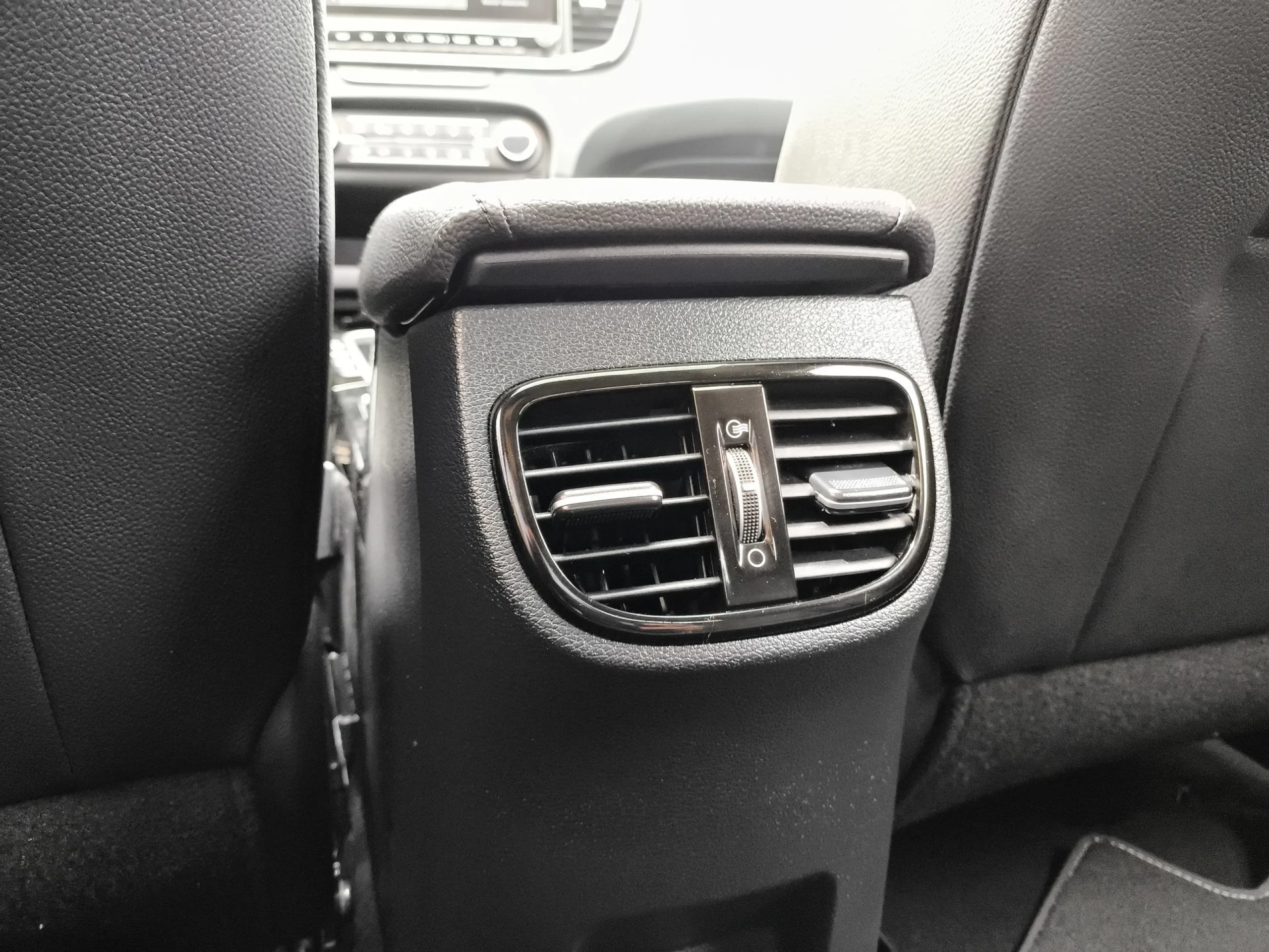 Kia Xceed 1.6 GDi PHEV eMotion 104 kW (141 CV) - Foto 29