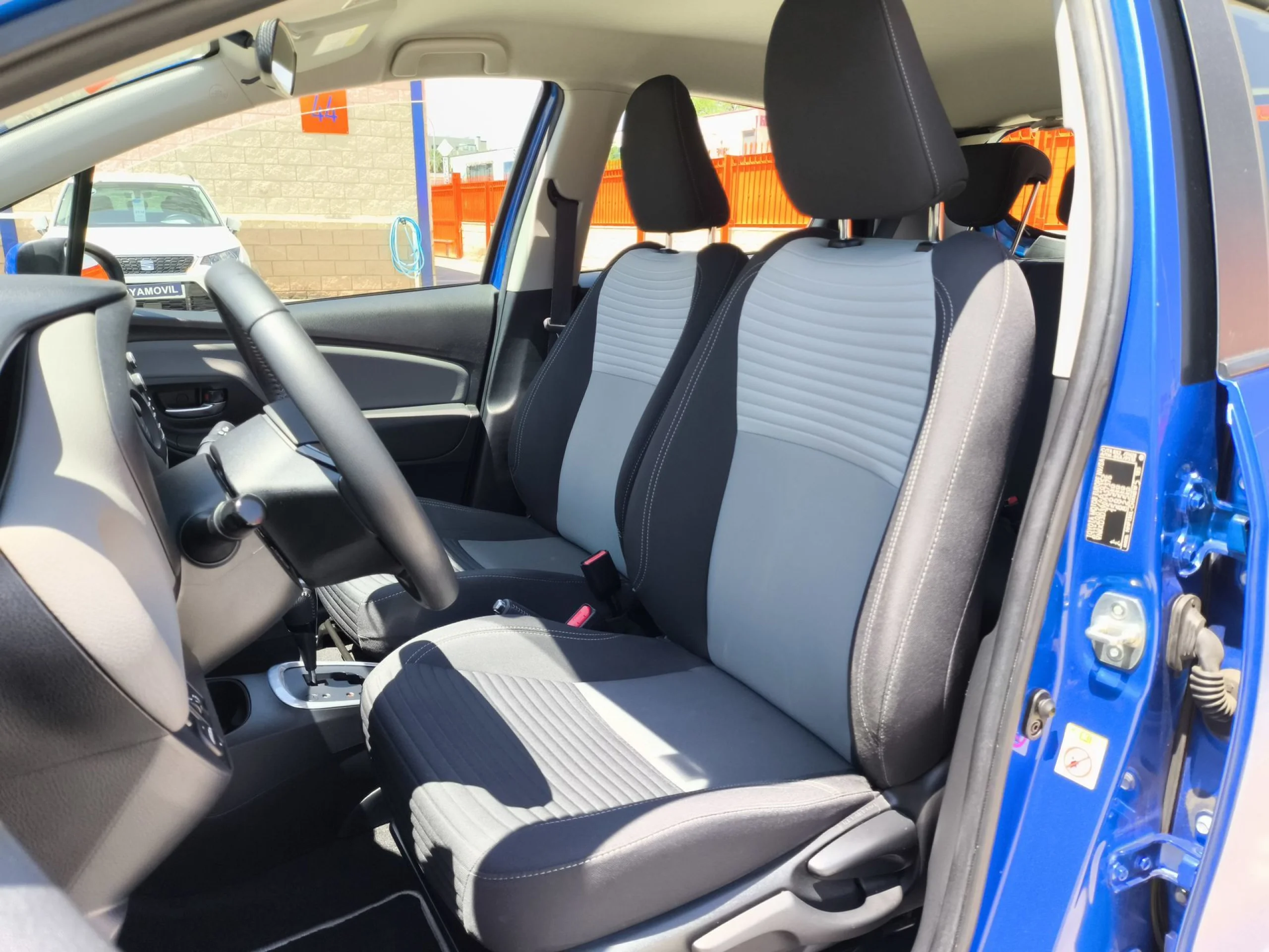 Toyota Yaris 1.5 Hybrid Active 74 kW (100 CV) - Foto 8