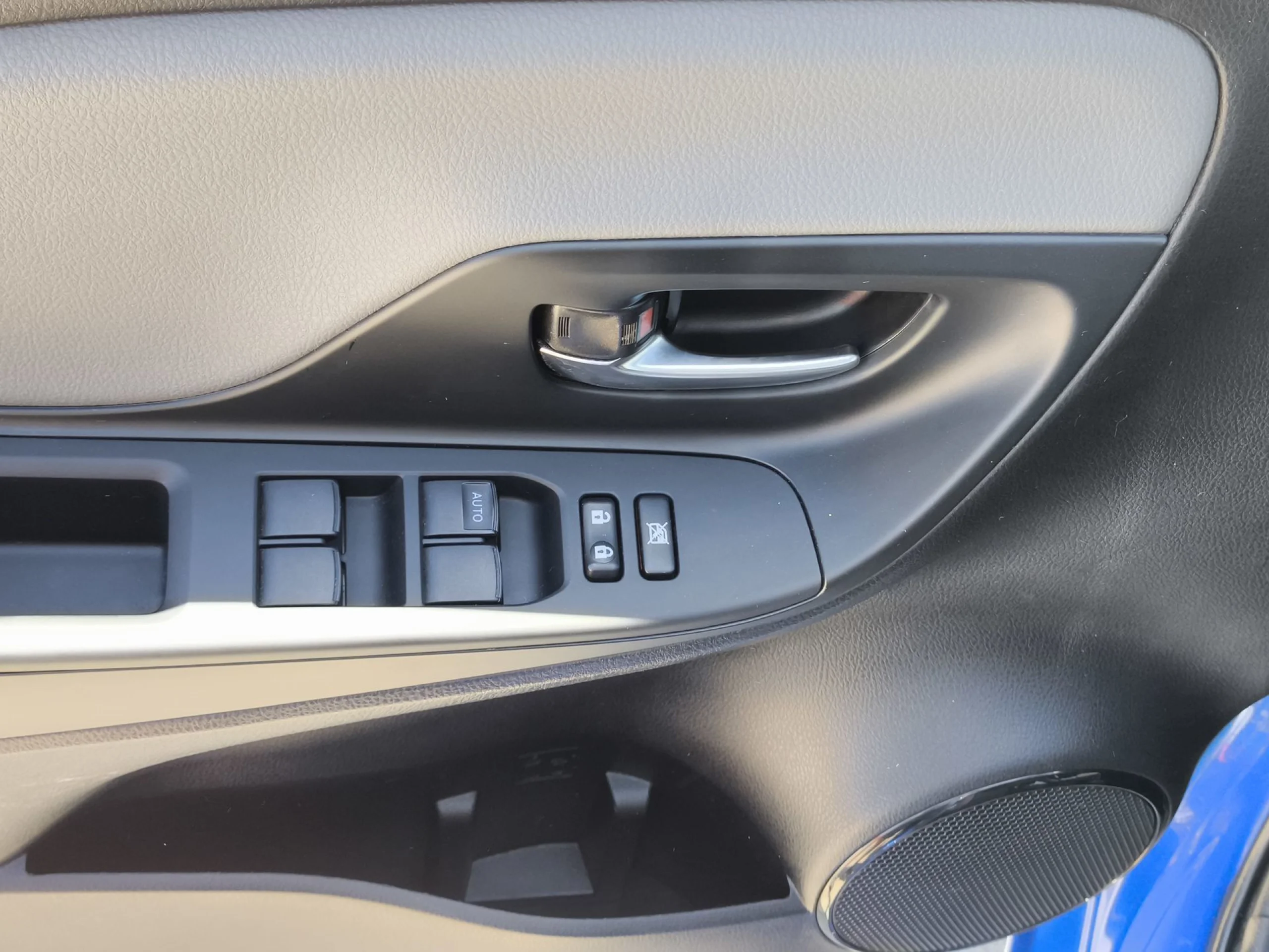 Toyota Yaris 1.5 Hybrid Active 74 kW (100 CV) - Foto 10