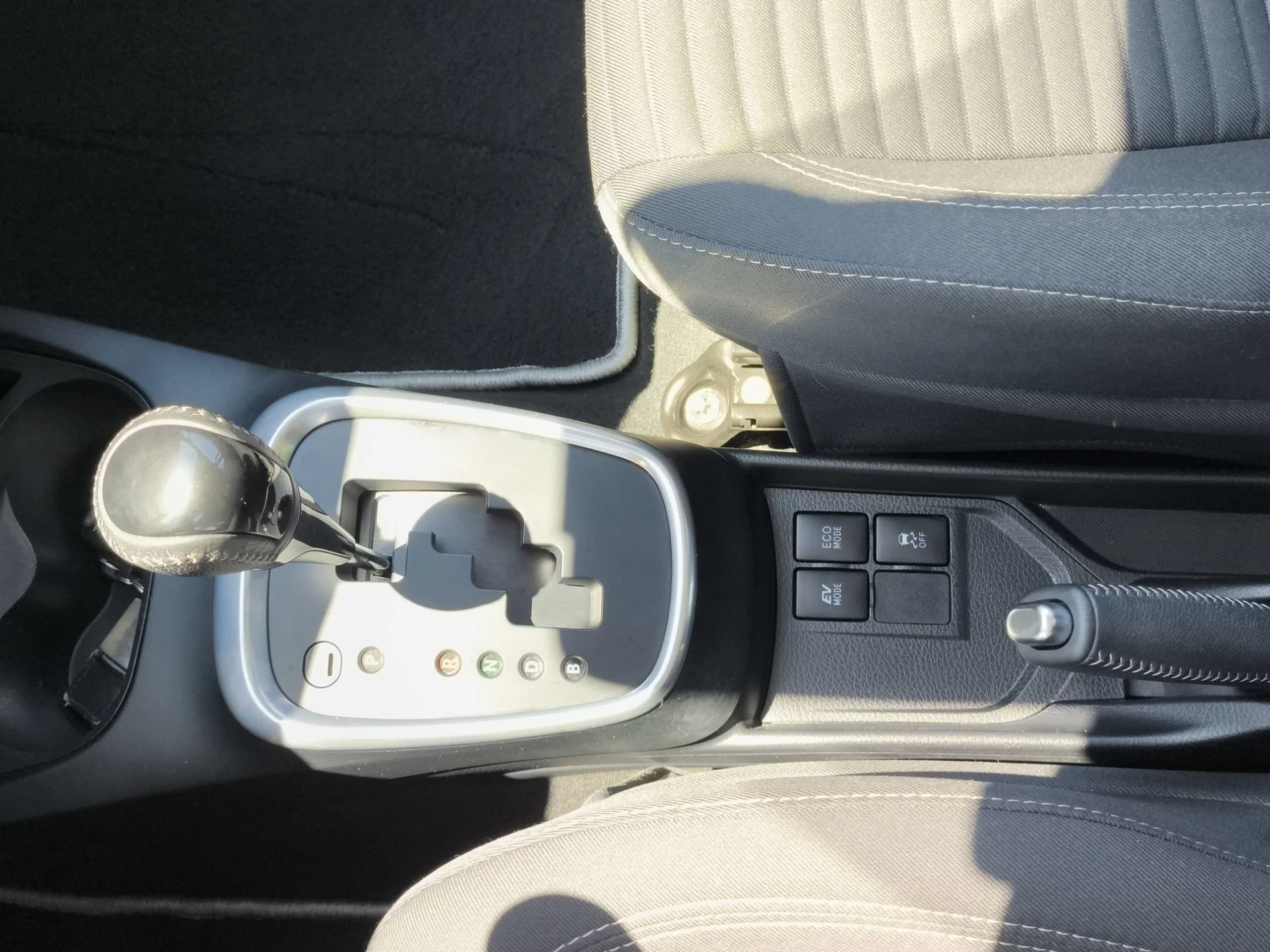Toyota Yaris 1.5 Hybrid Active 74 kW (100 CV) - Foto 16