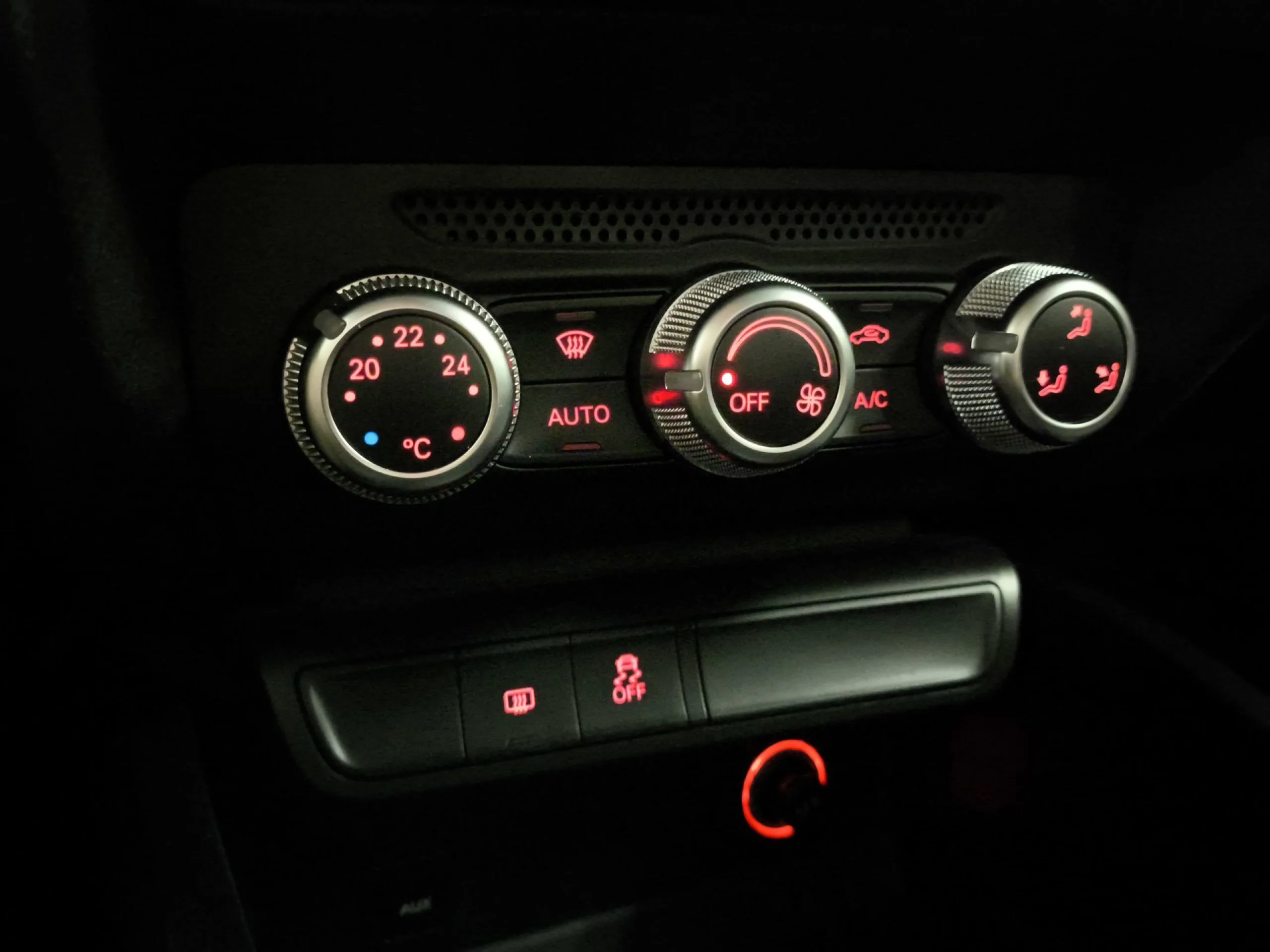 Audi A1 Sportback Attracted 1.6 TDI 66 kW (90 CV) - Foto 16