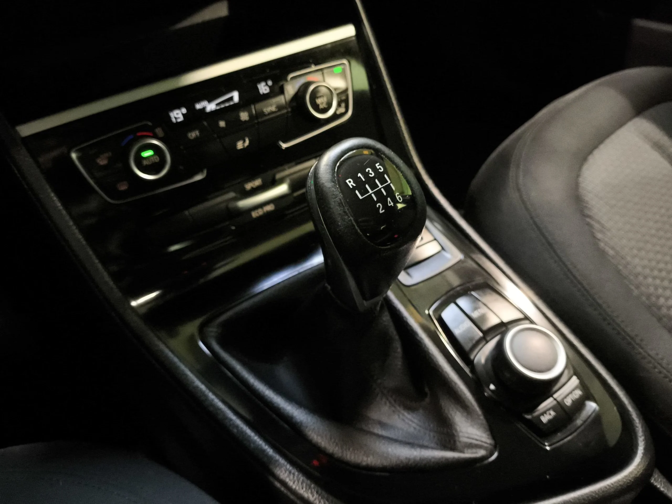 BMW Serie 2 218d Active Tourer 110 kW (150 CV) - Foto 18