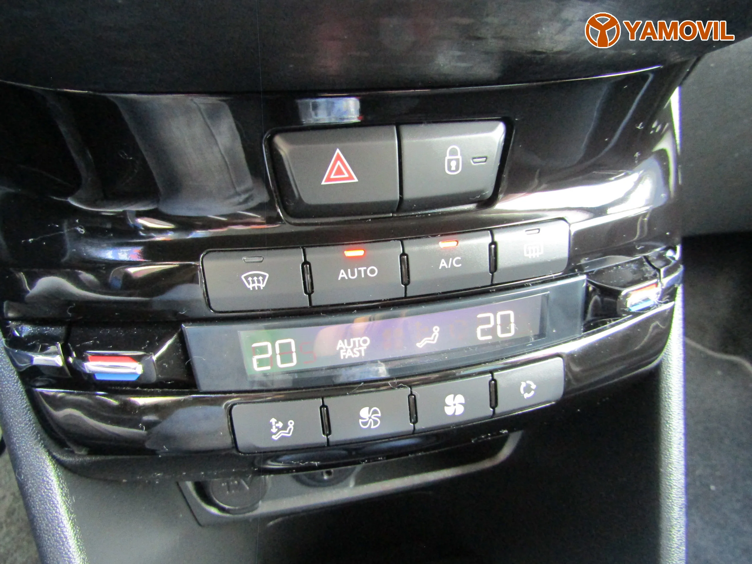 Peugeot 208 1.6HDI ALLURE - Foto 32
