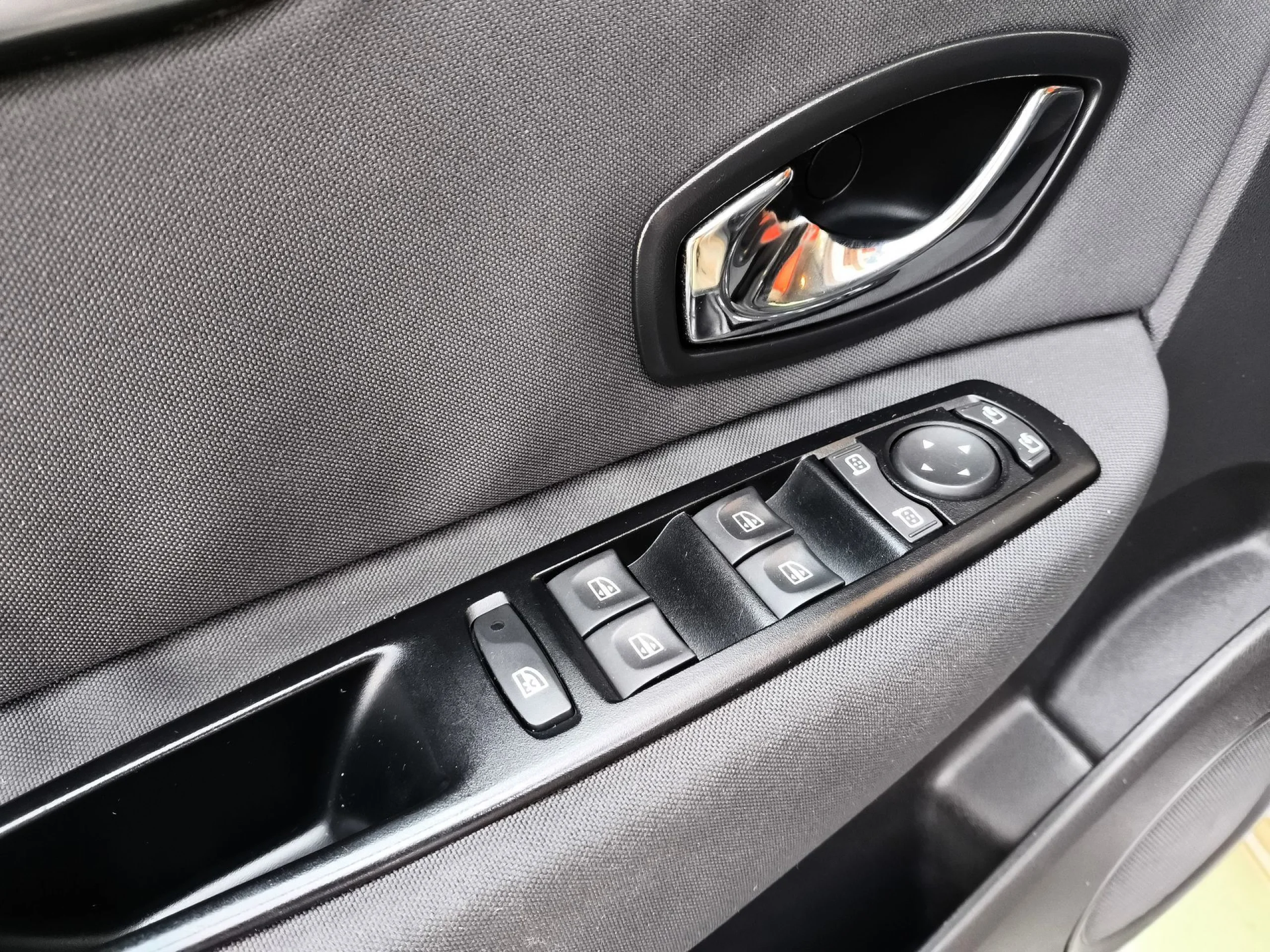 Renault Grand Scenic Limited Energy dCi 96 kW (130 CV) - Foto 10