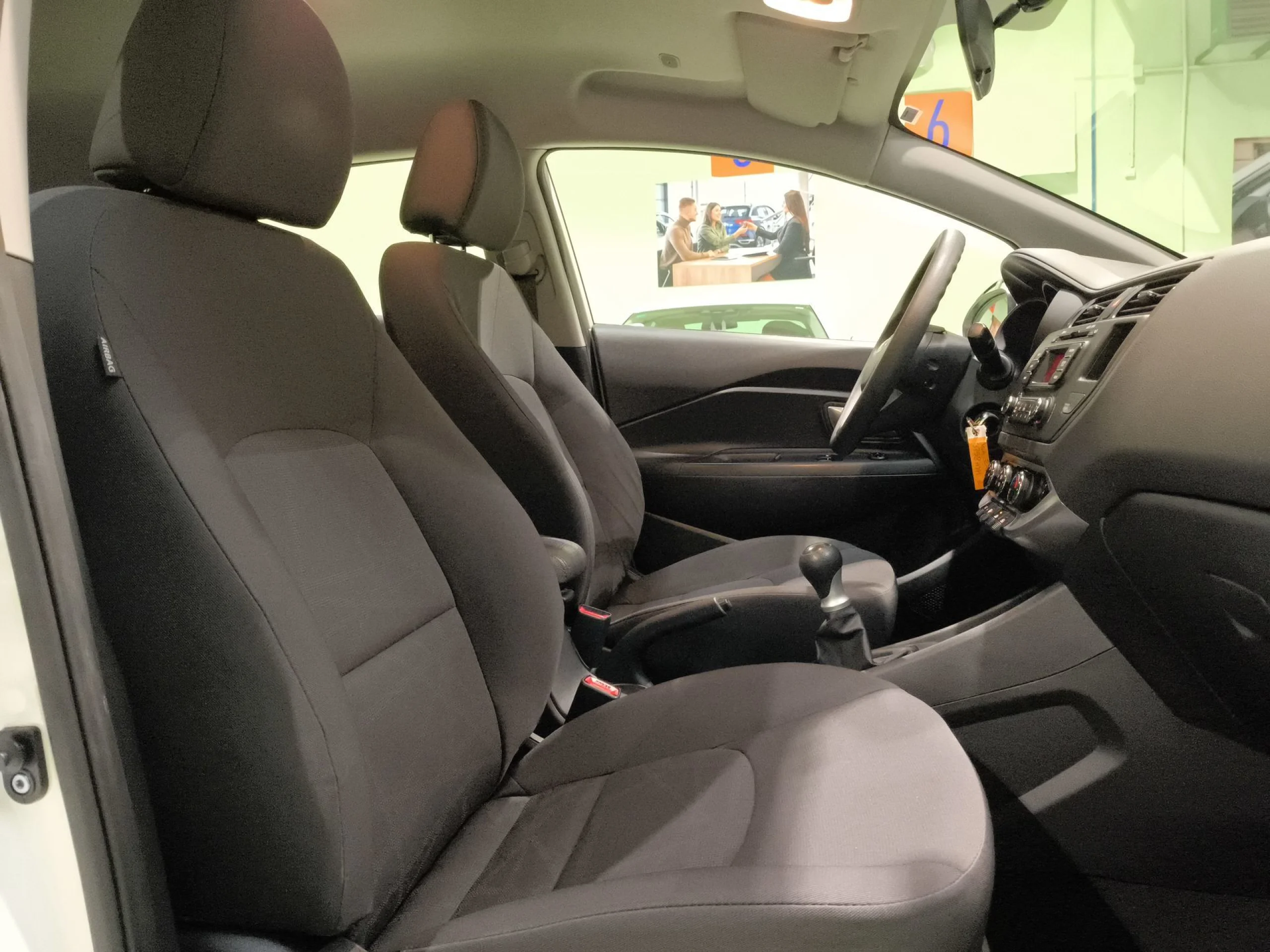 Kia Rio 1.2 CVVT Concept 63 kW (85 CV) - Foto 19
