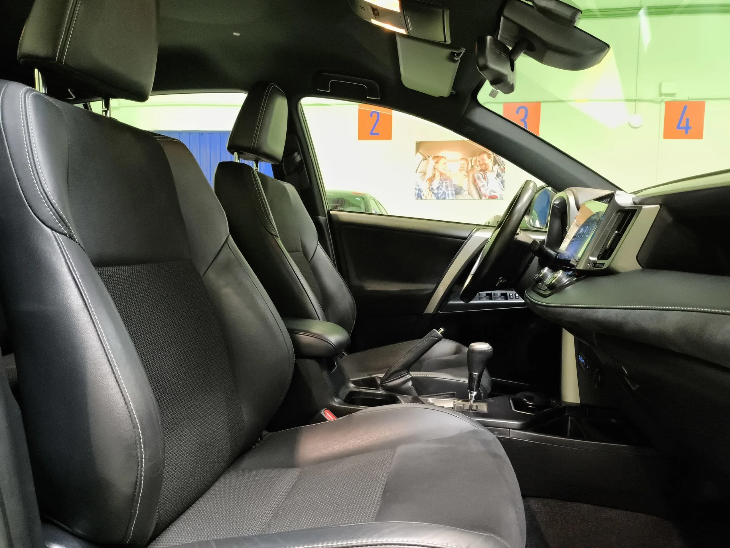 Toyota Rav4 2.5l hybrid Feel! 2WD 145 kW (197 CV) - Foto 24