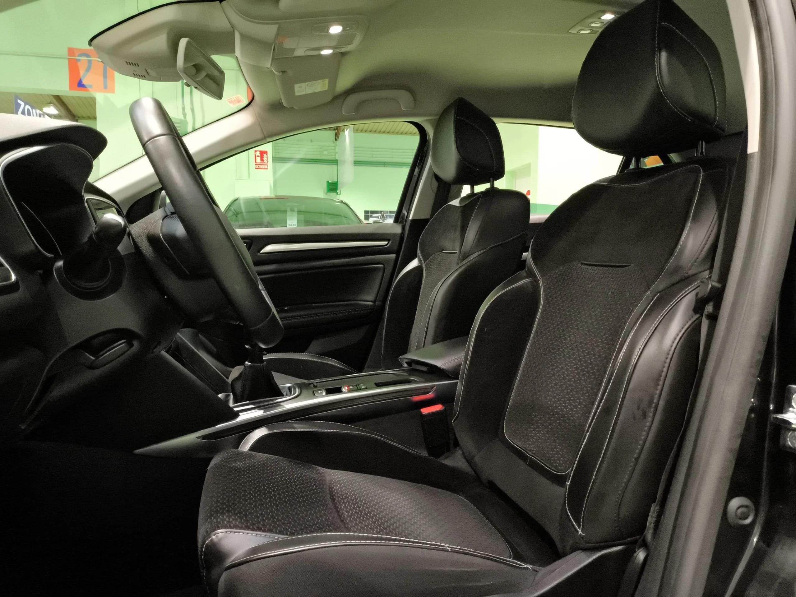 Renault Megane Zen TCe 103 kW (140 CV) GPF - Foto 8