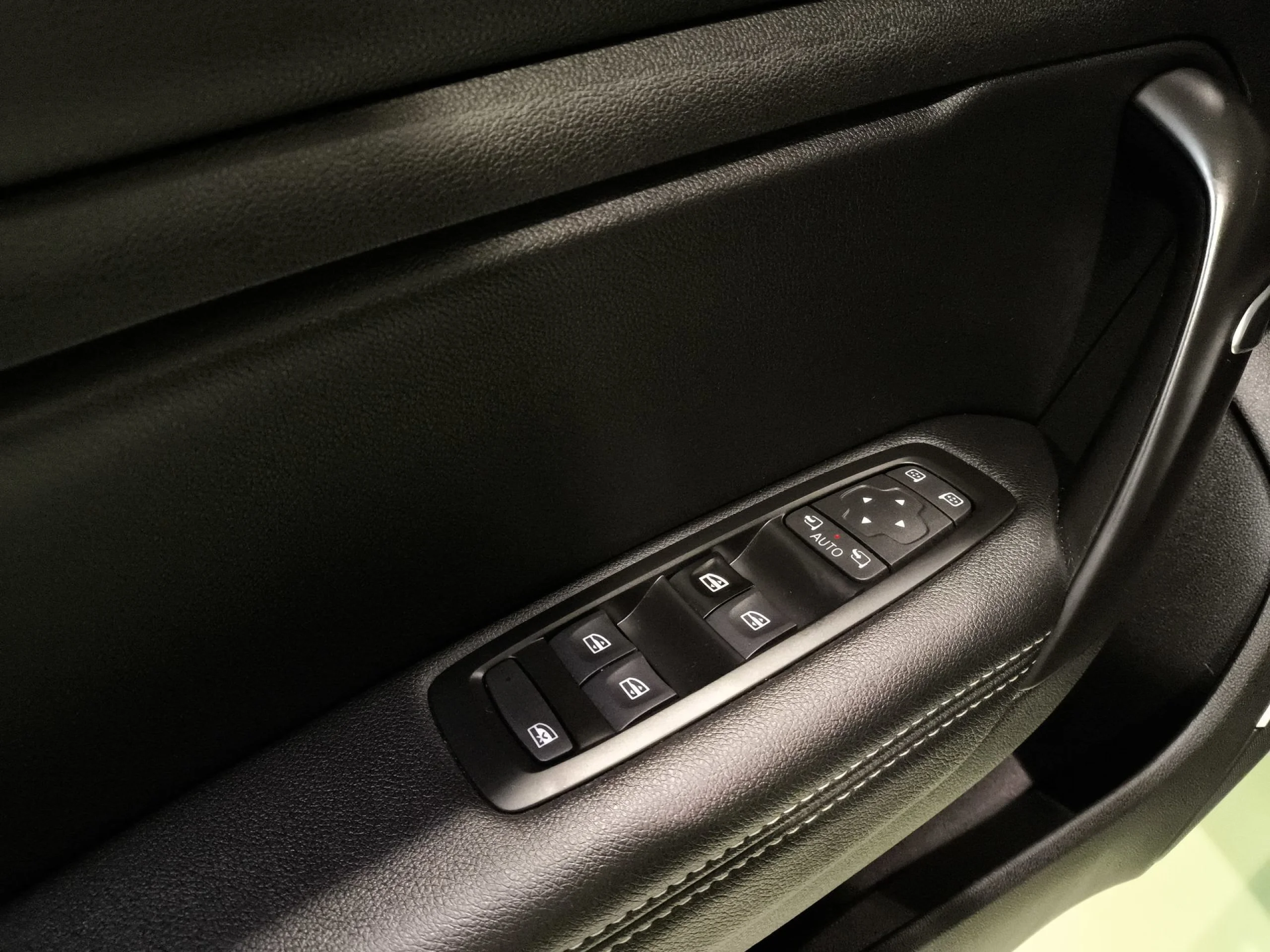 Renault Megane Zen TCe 103 kW (140 CV) GPF - Foto 10