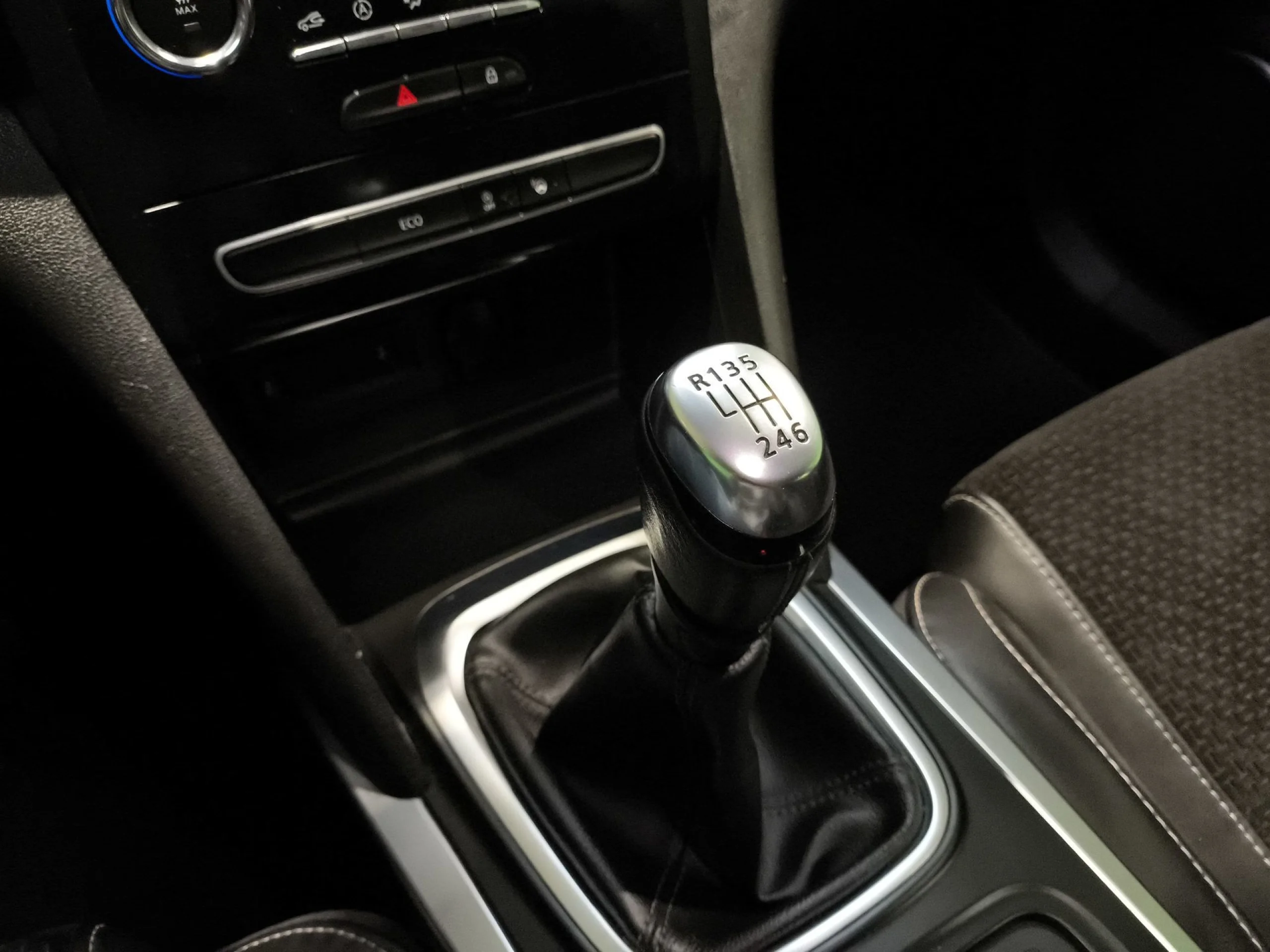 Renault Megane Zen TCe 103 kW (140 CV) GPF - Foto 19