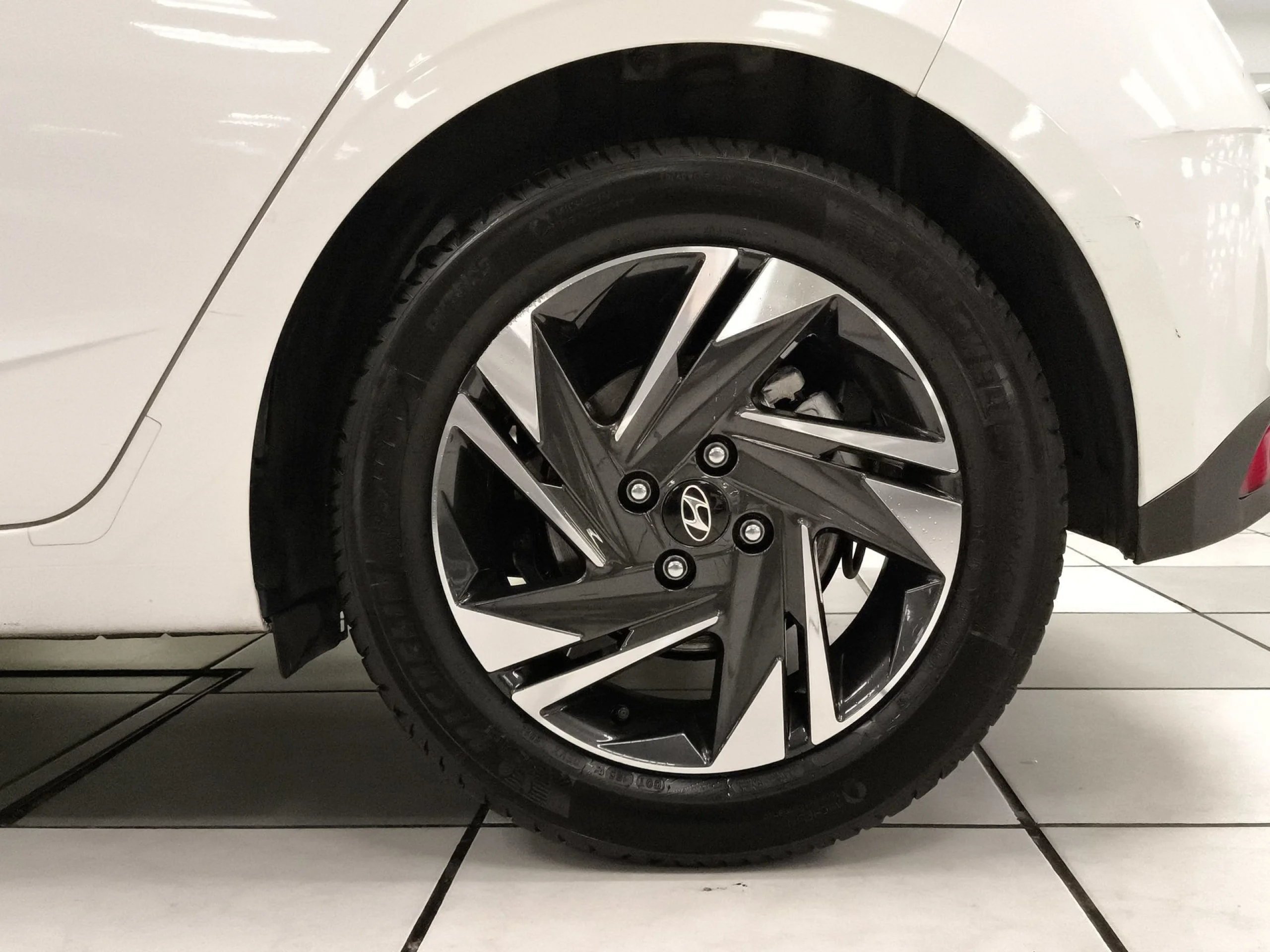 Hyundai I20 1.0 TGDI 48V Klass 74 kW (100 CV) - Foto 10