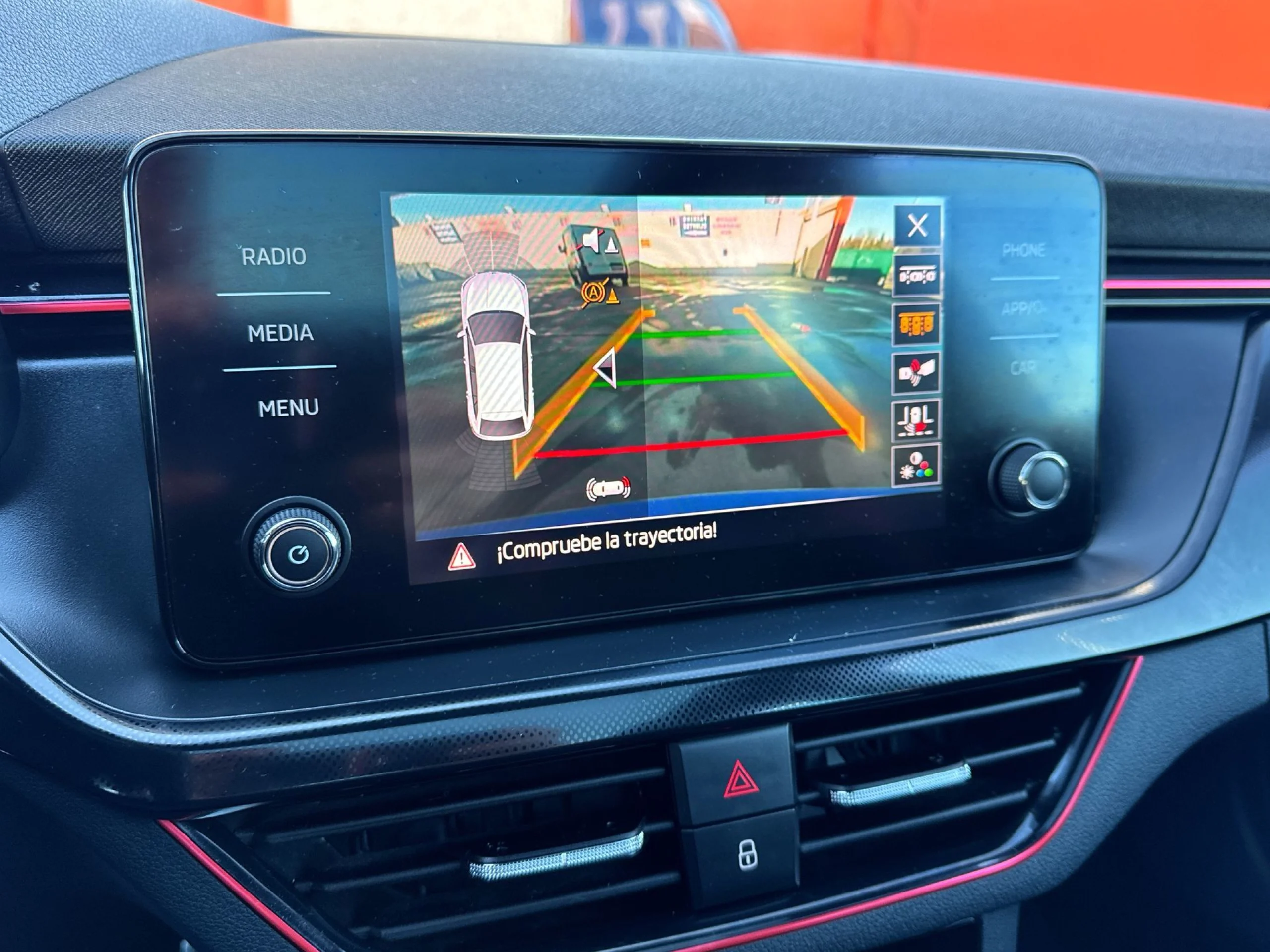 Skoda Scala 1.5 TSI Montecarlo DSG 110 kW (150 CV) - Foto 18