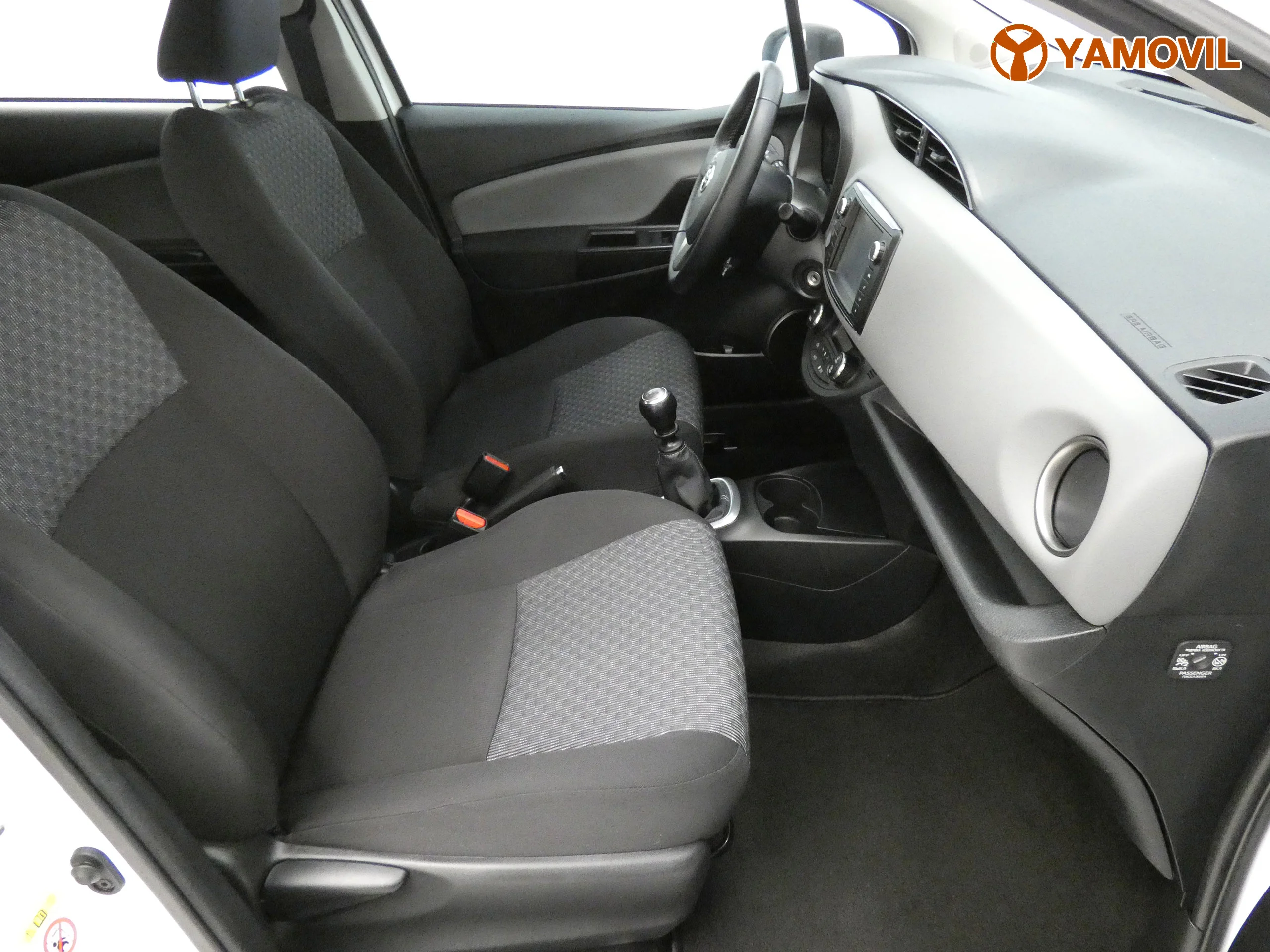 Toyota Yaris 1.3 ACTIVE - Foto 13