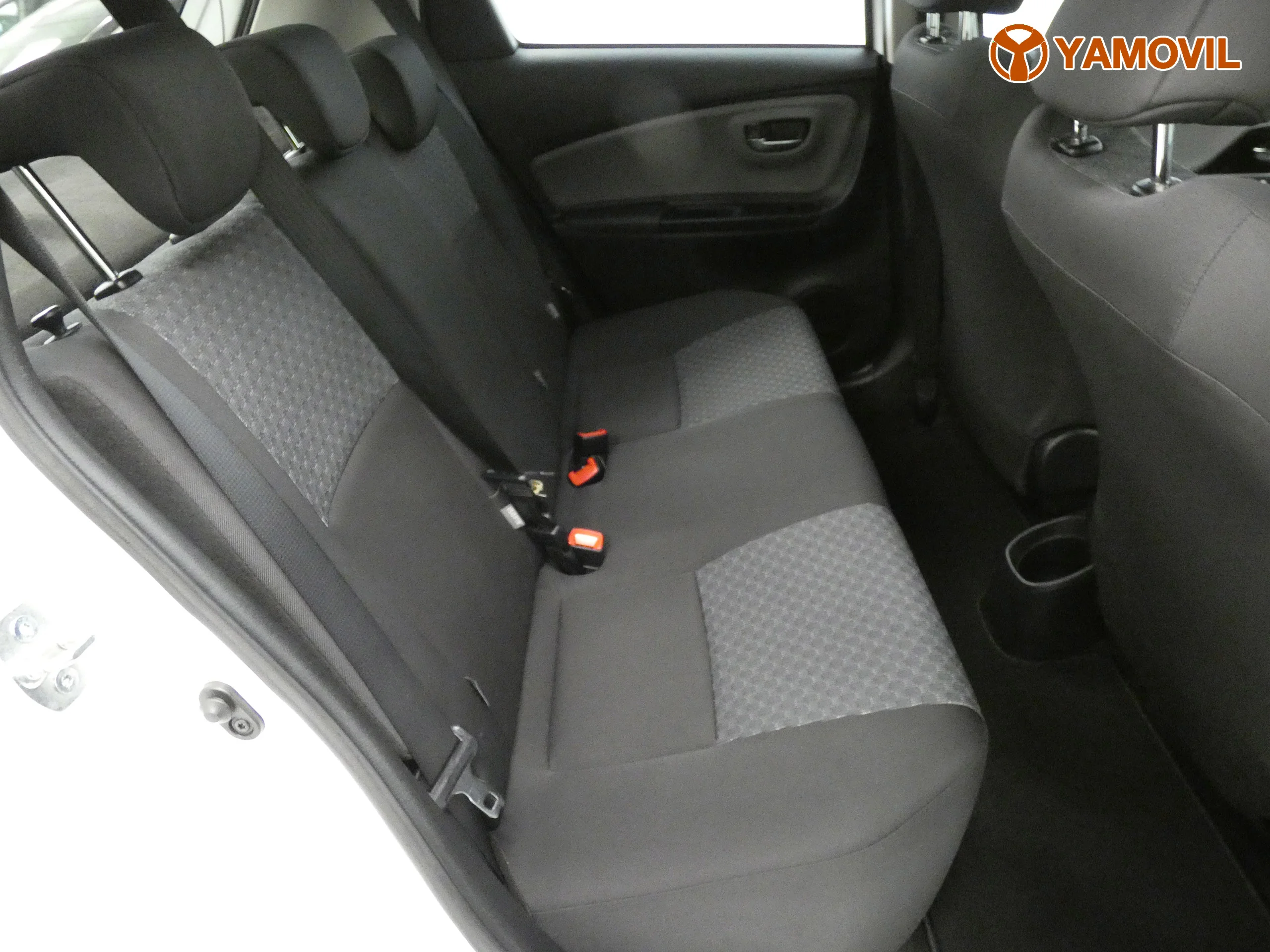 Toyota Yaris 1.3 ACTIVE - Foto 15