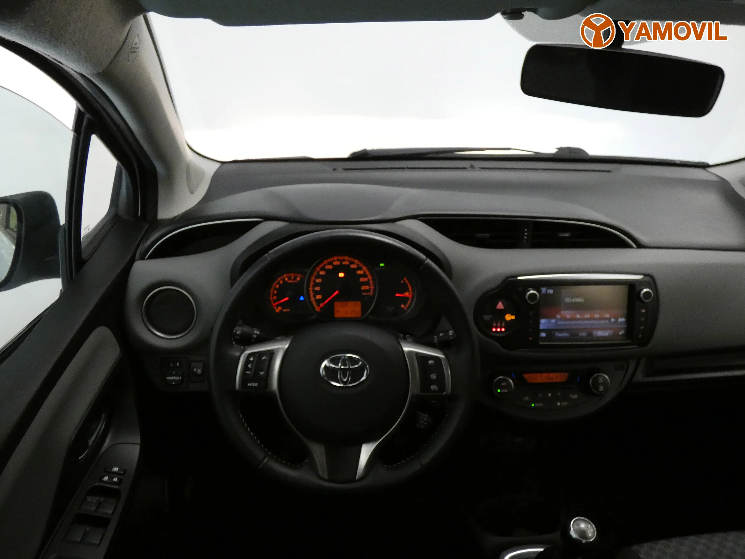 Toyota Yaris 1.3 ACTIVE - Foto 17