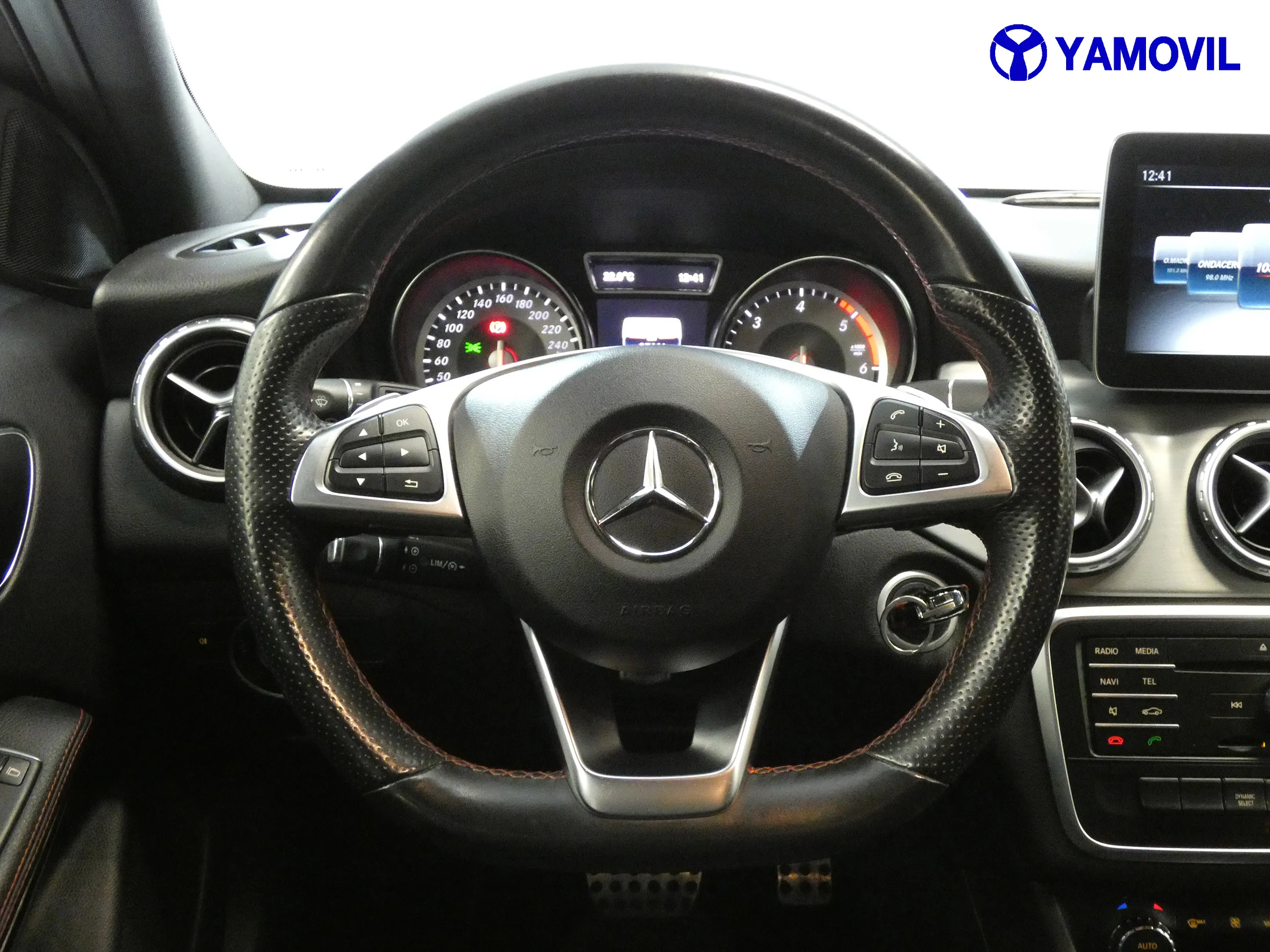 Mercedes-Benz GLA 200 GLA 200D AMG LINE  - Foto 18