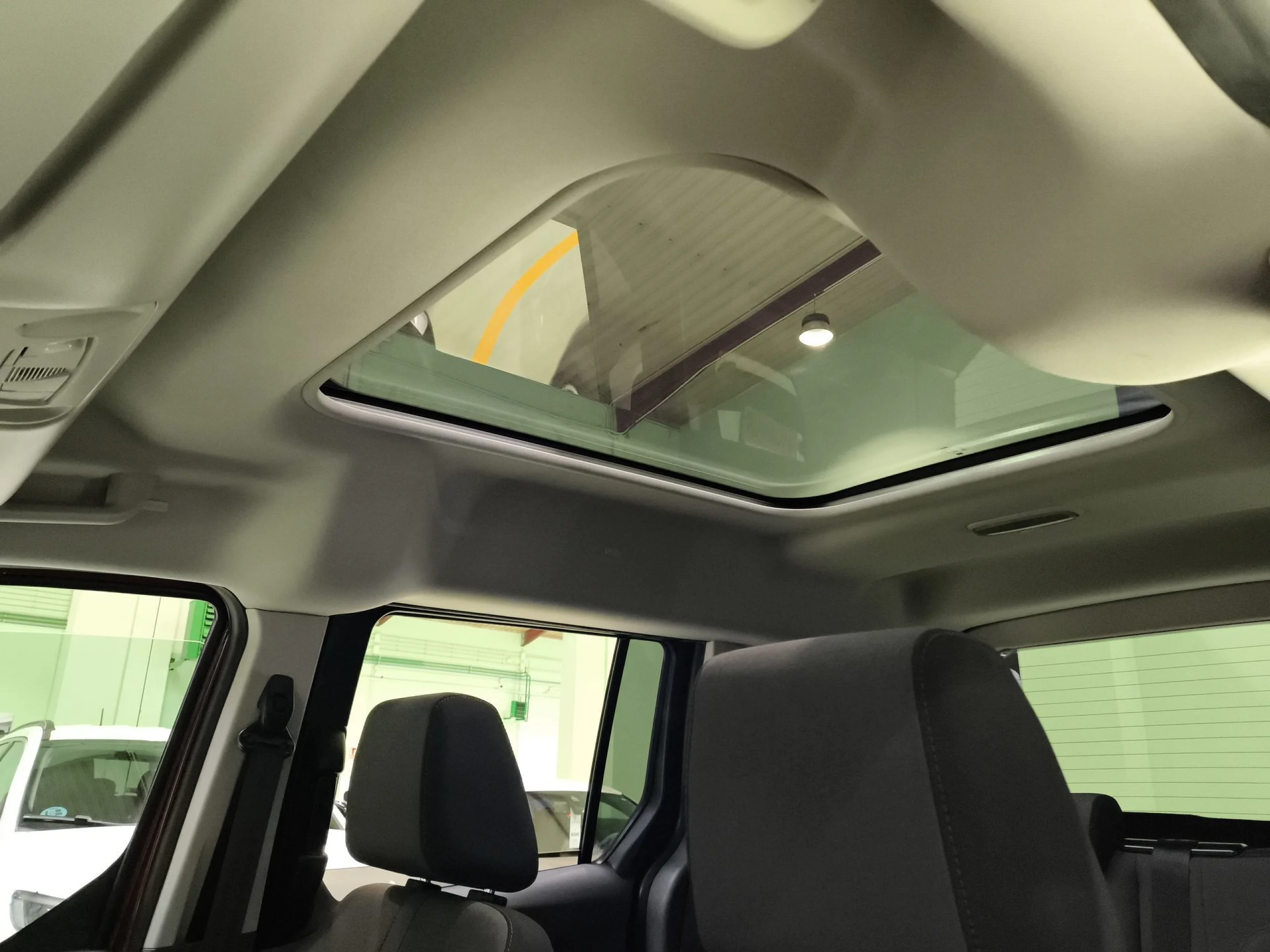 Ford Tourneo Connect 1.0 EcoBoost Titanium 74 kW (100 CV) - Foto 18
