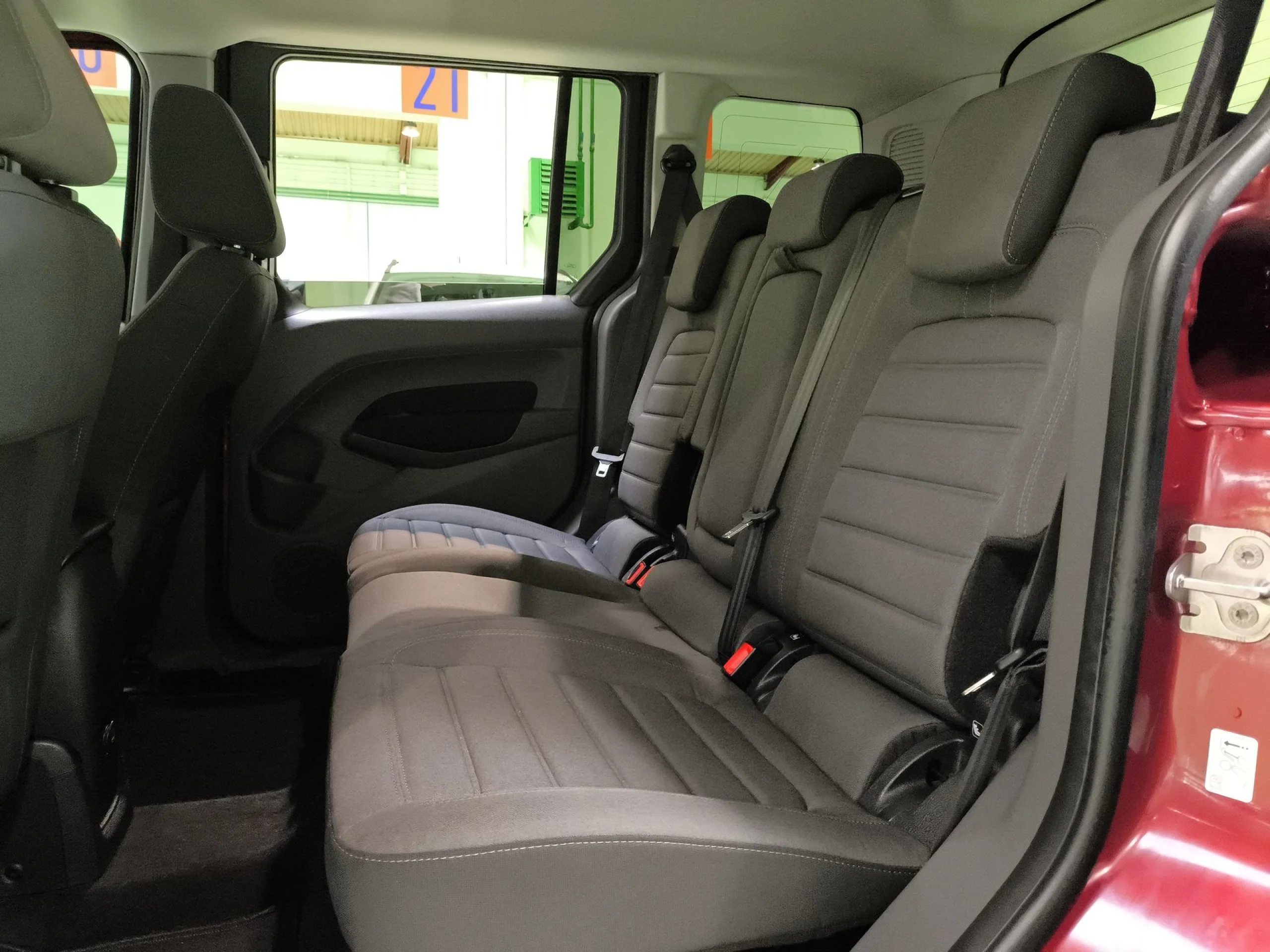 Ford Tourneo Connect 1.0 EcoBoost Titanium 74 kW (100 CV) - Foto 19