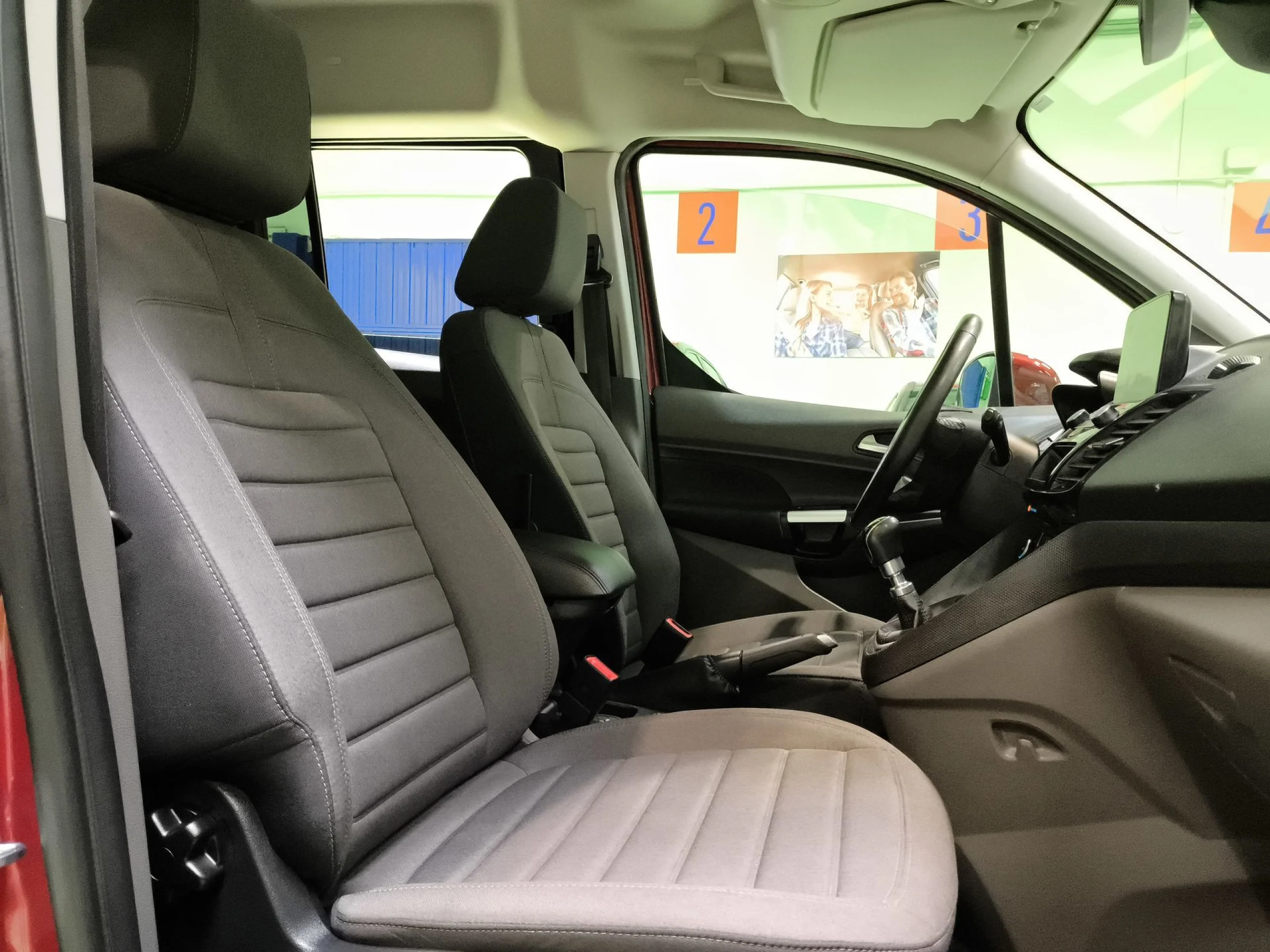 Ford Tourneo Connect 1.0 EcoBoost Titanium 74 kW (100 CV) - Foto 21