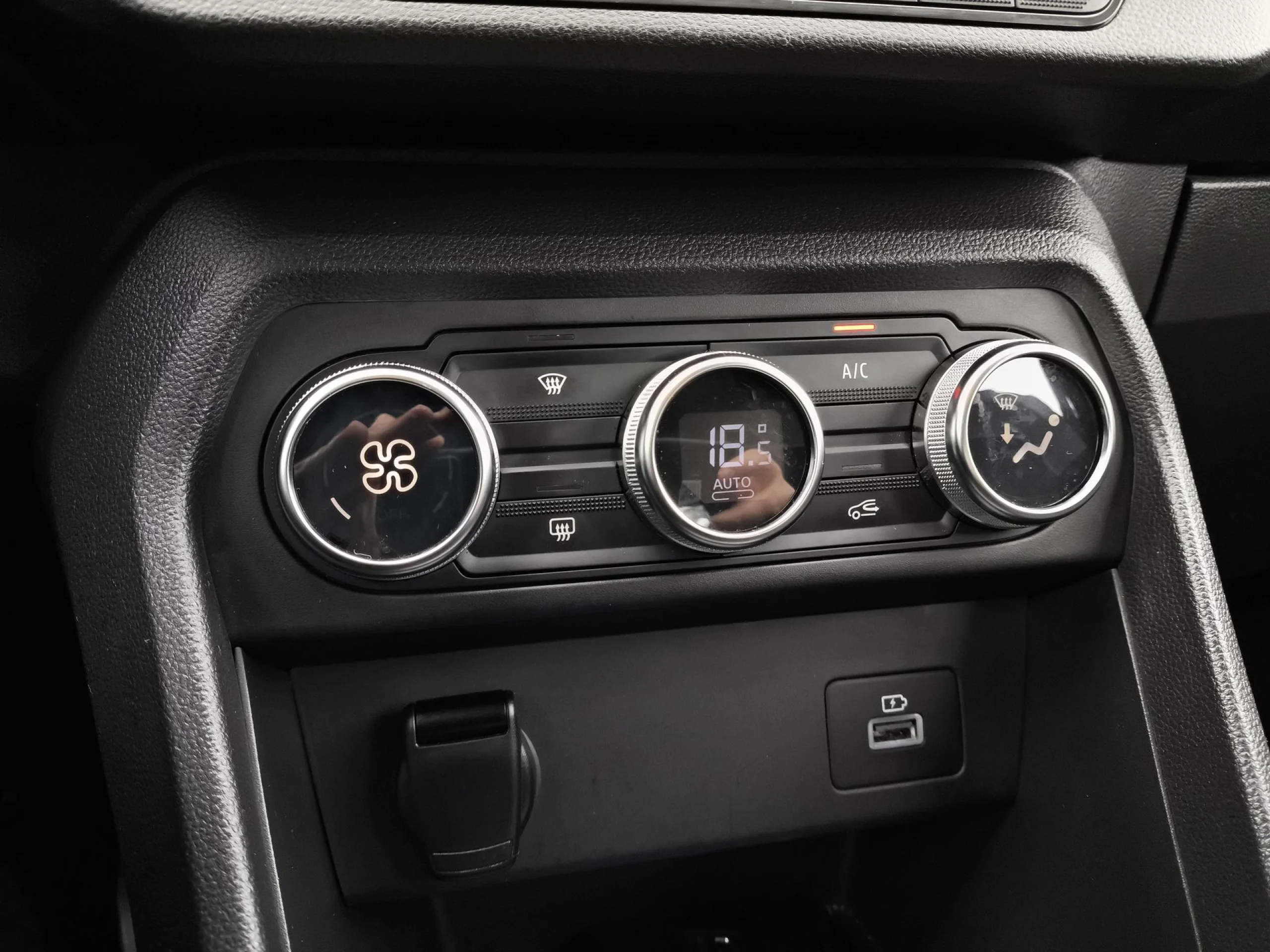 Dacia Jogger Serie Limitada Extreme Go TCe 81 kW (110 CV) 5 Plazas - Foto 18