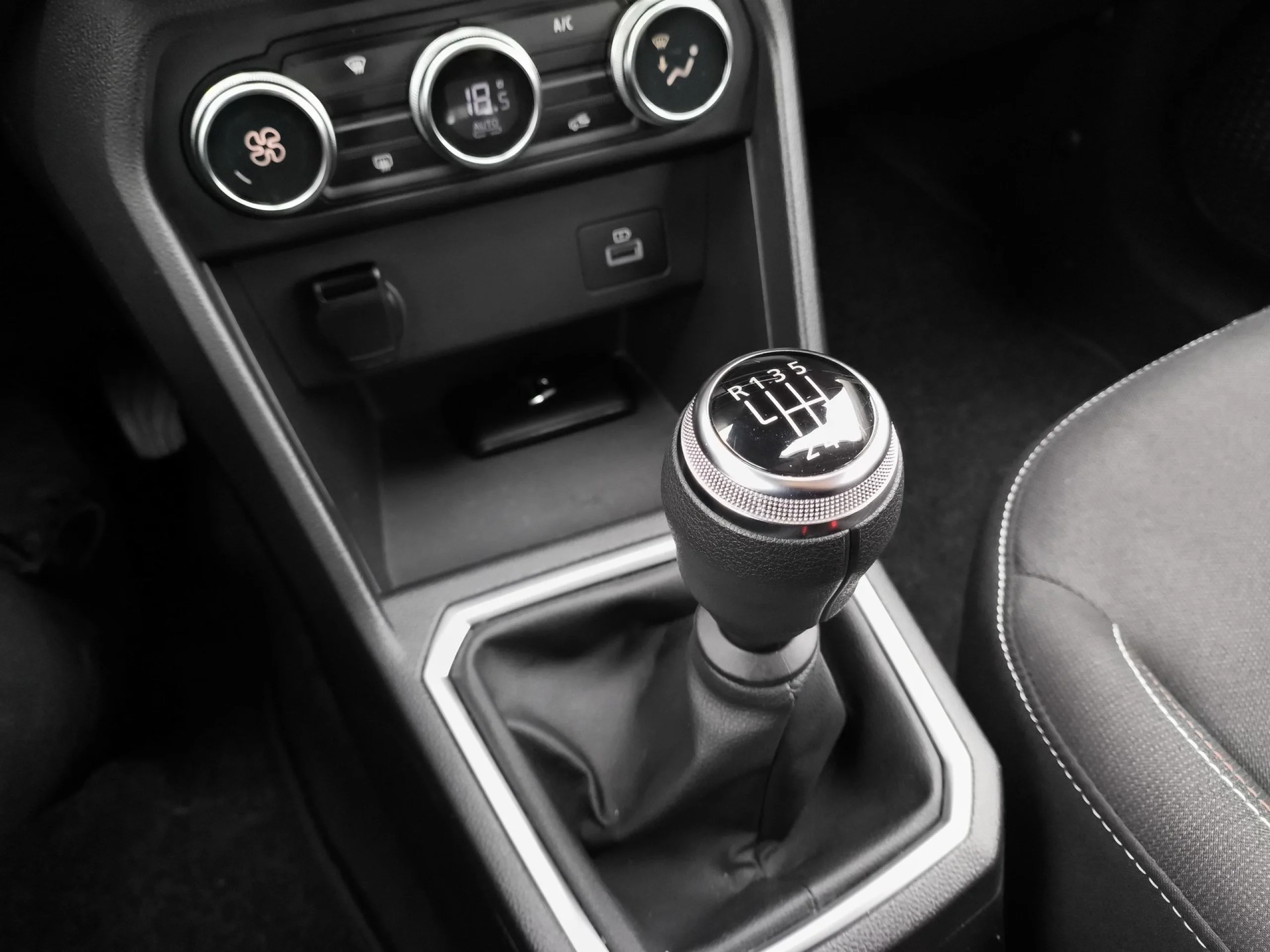 Dacia Jogger Serie Limitada Extreme Go TCe 81 kW (110 CV) 5 Plazas - Foto 19