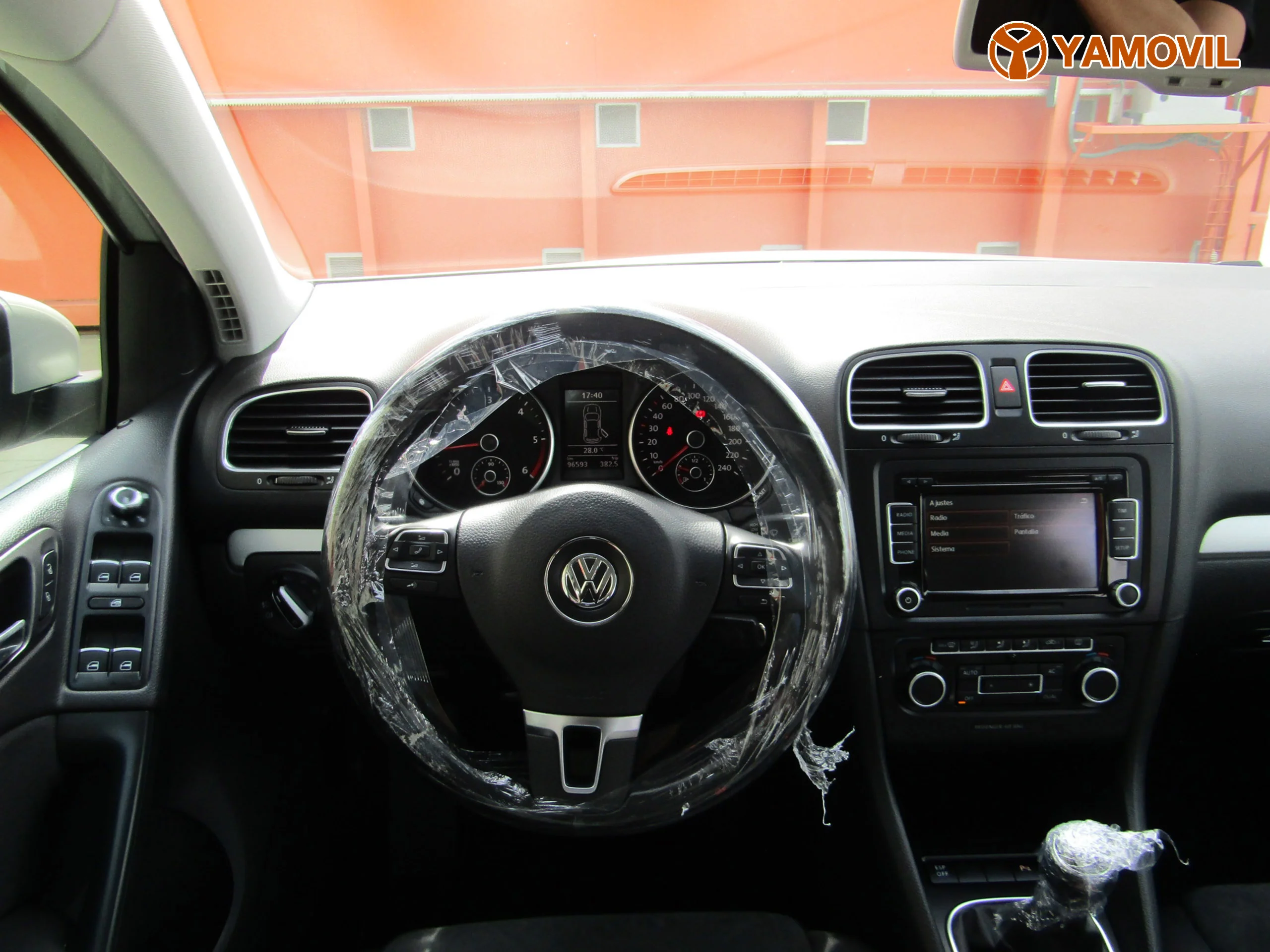 Volkswagen Golf 2.0TDI SPORT  - Foto 17