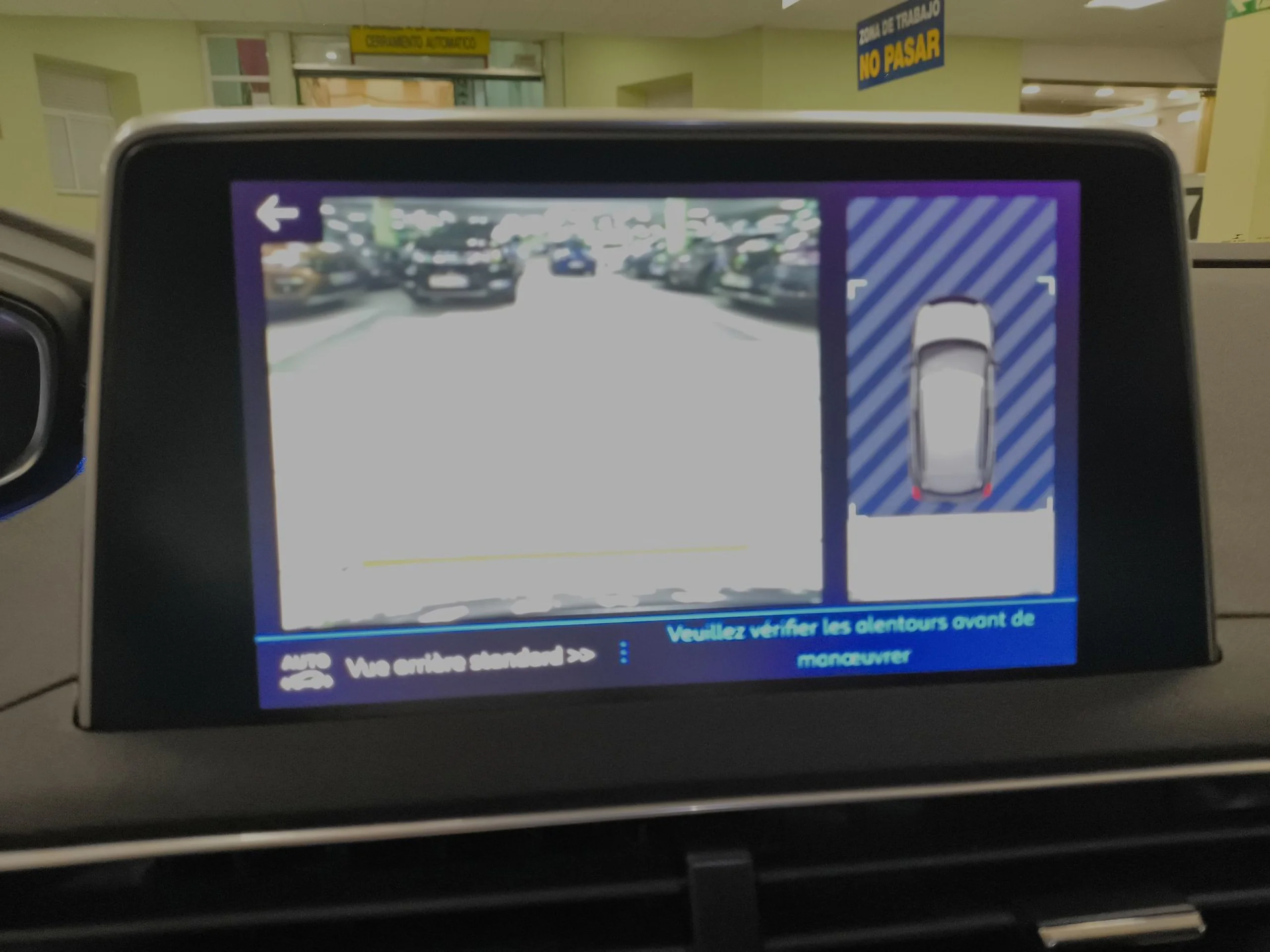 Peugeot 3008 PureTech 130 SANDS Allure EAT8 96 kW (130 CV) - Foto 17