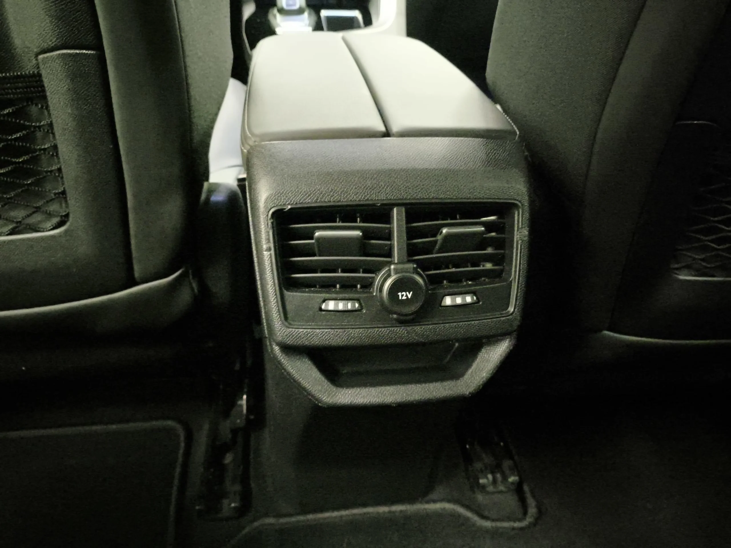 Peugeot 3008 PureTech 130 SANDS Allure EAT8 96 kW (130 CV) - Foto 22