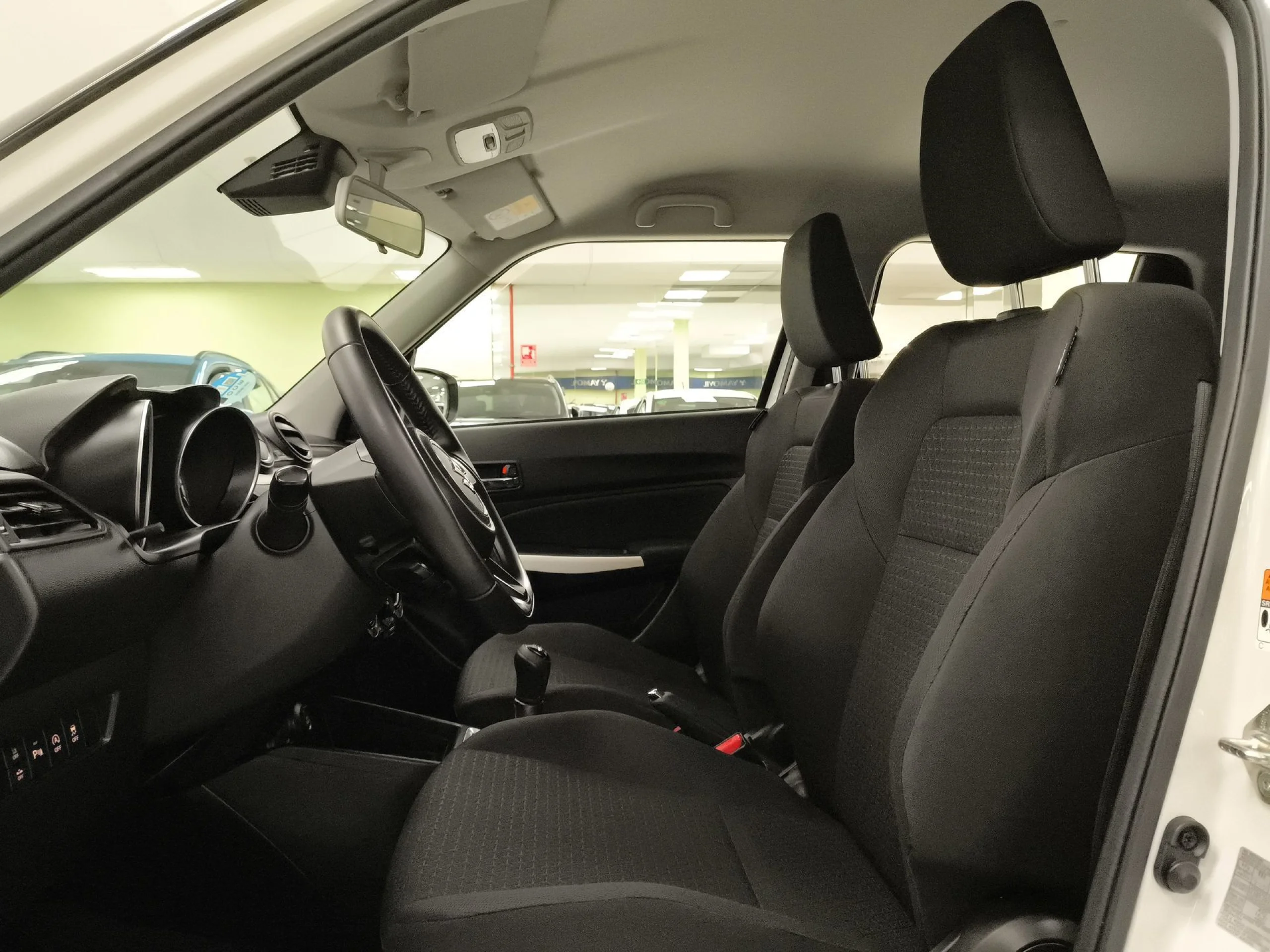Suzuki Swift 1.2 GLE Mild Hybrid 61 kW (83 CV) - Foto 8