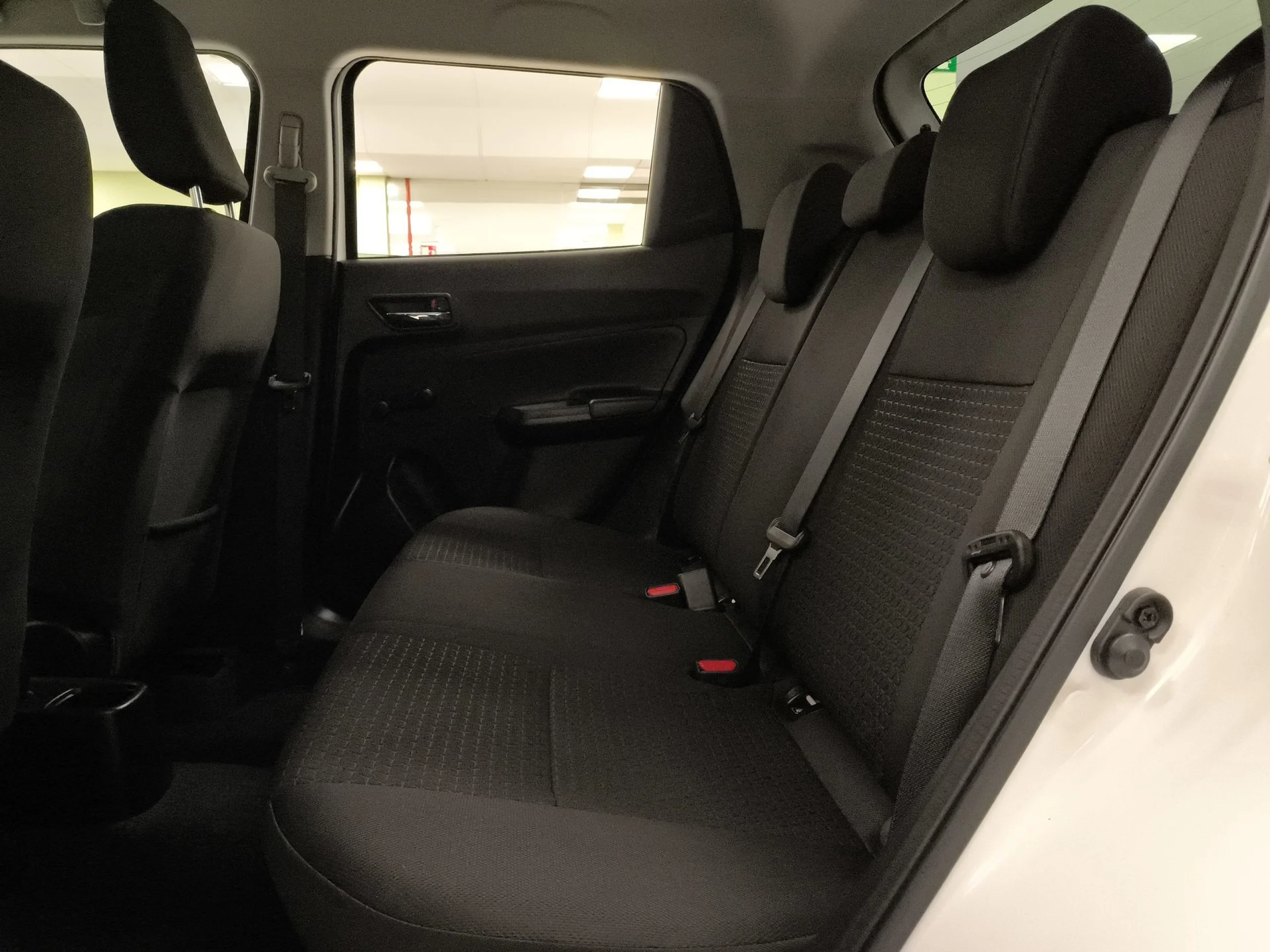Suzuki Swift 1.2 GLE Mild Hybrid 61 kW (83 CV) - Foto 18