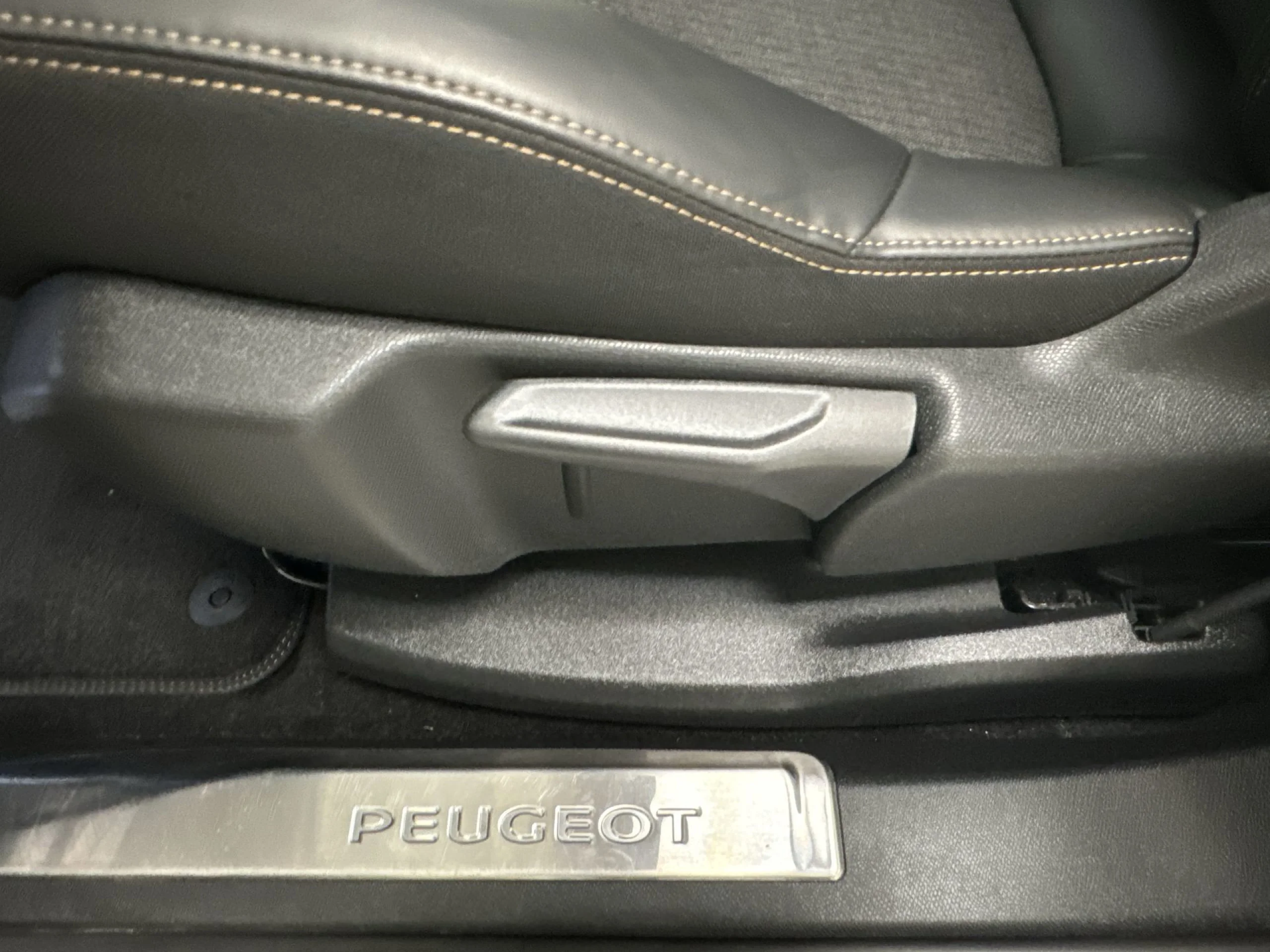 Peugeot 5008 SUV BlueHDI 150 SANDS GT Line 110 kW (150 CV) - Foto 9