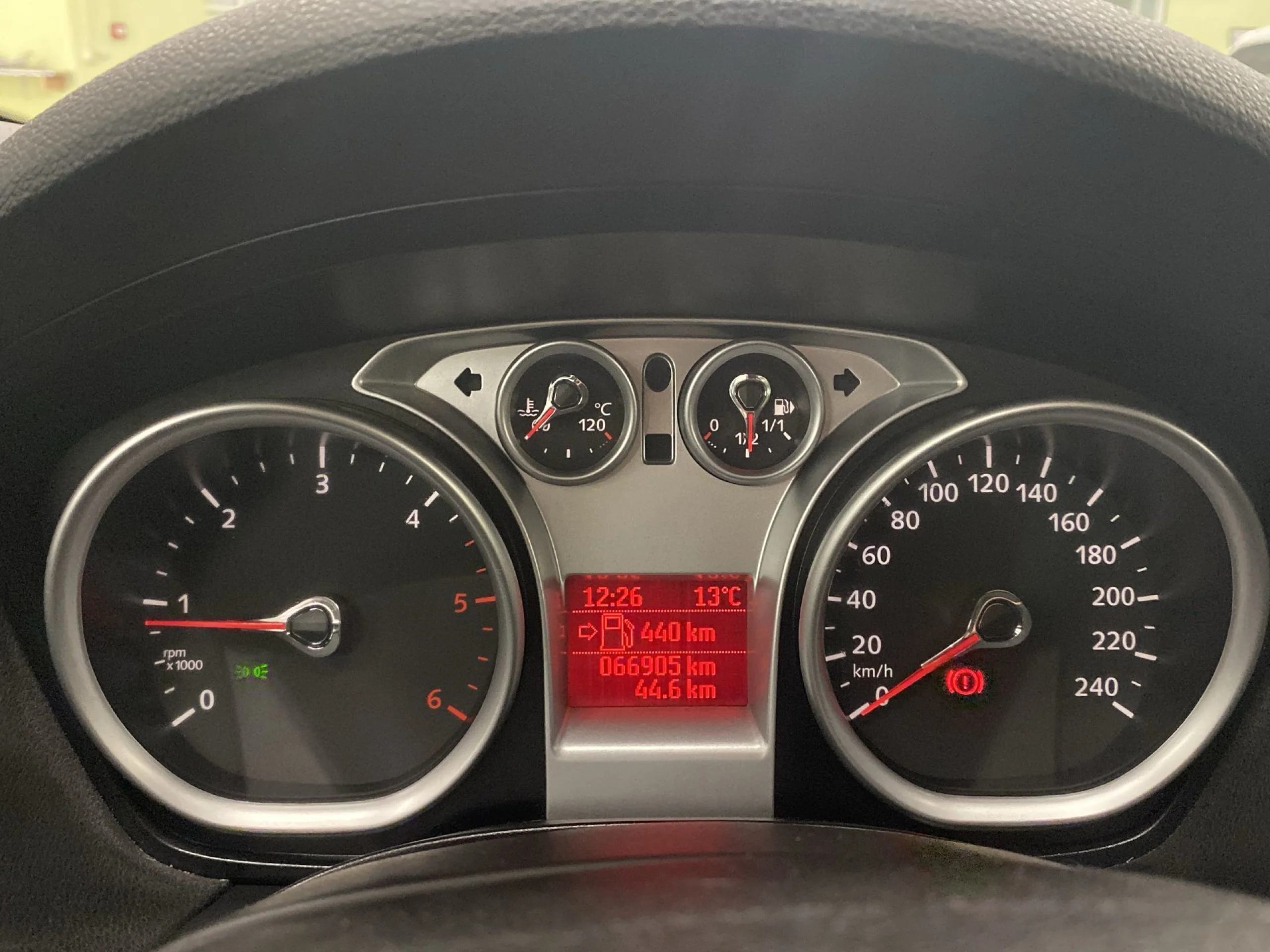 Ford Kuga 2.0 TDCI SANDS Trend 4x2 103 kW (140 CV) - Foto 12