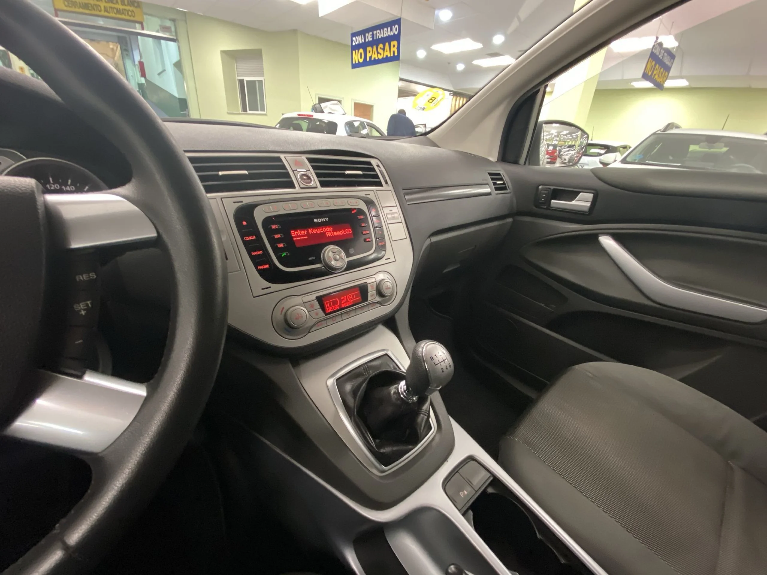 Ford Kuga 2.0 TDCI SANDS Trend 4x2 103 kW (140 CV) - Foto 16
