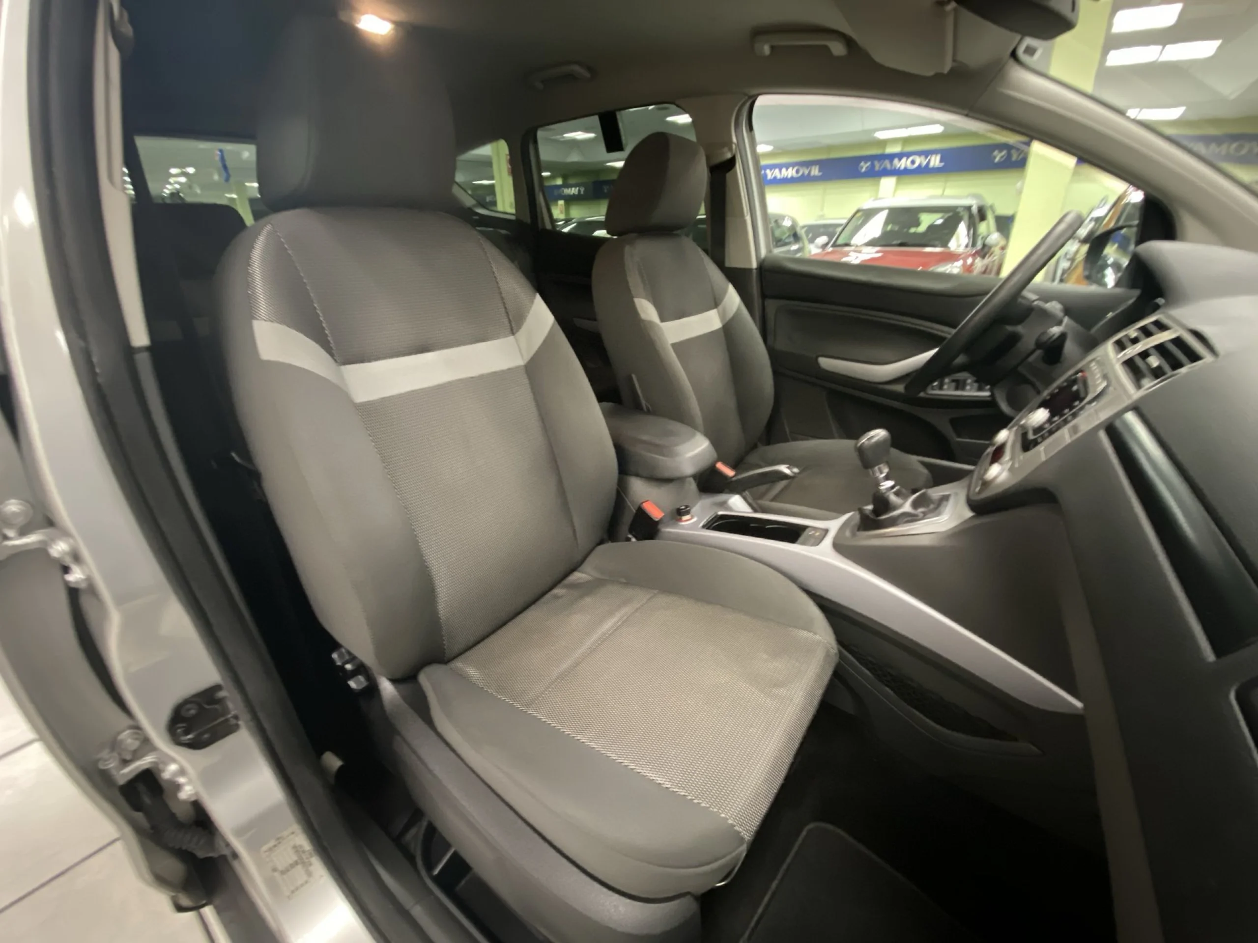 Ford Kuga 2.0 TDCI SANDS Trend 4x2 103 kW (140 CV) - Foto 19