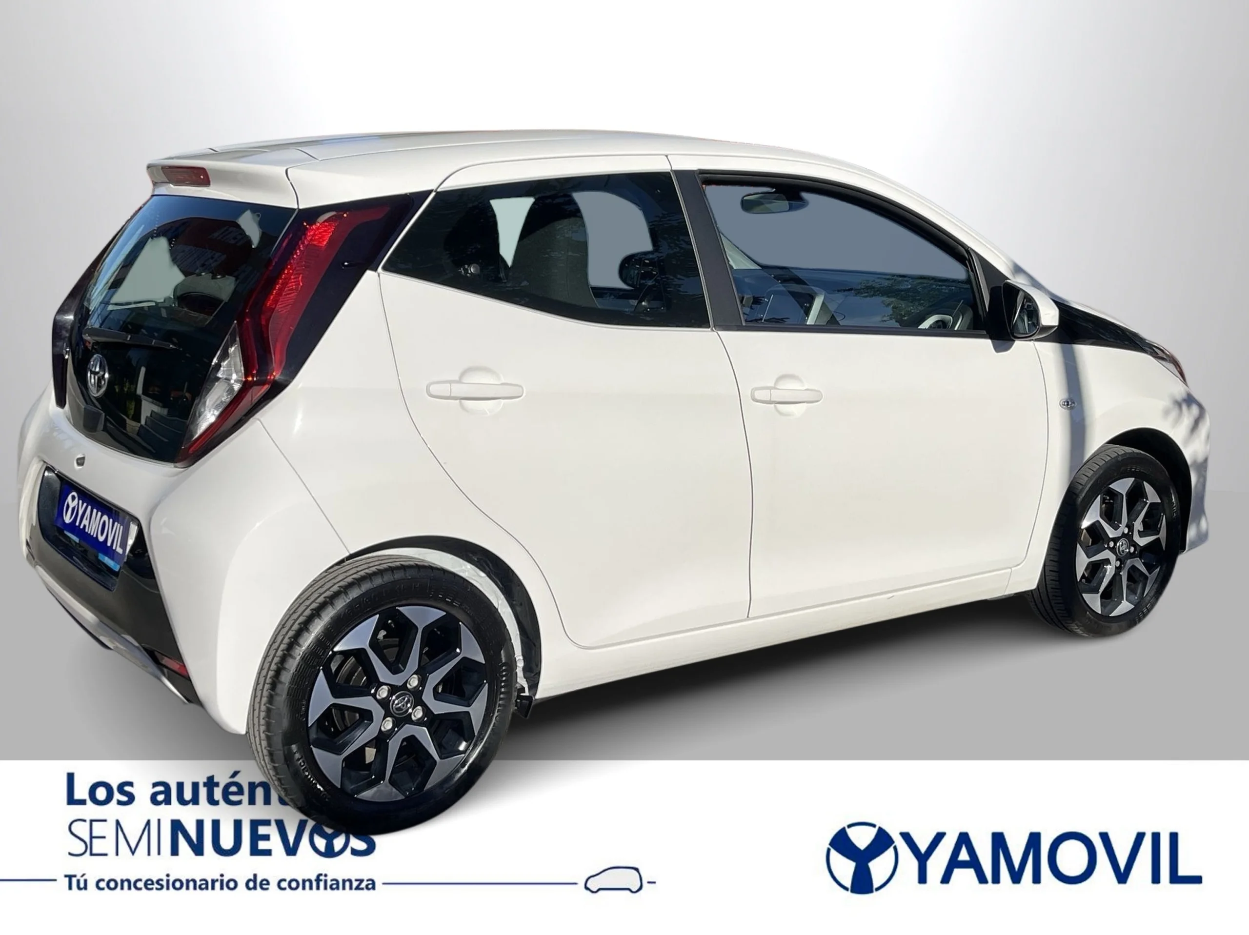 Toyota Aygo 1.0 70 x-play 53 kW (72 CV) - Foto 6