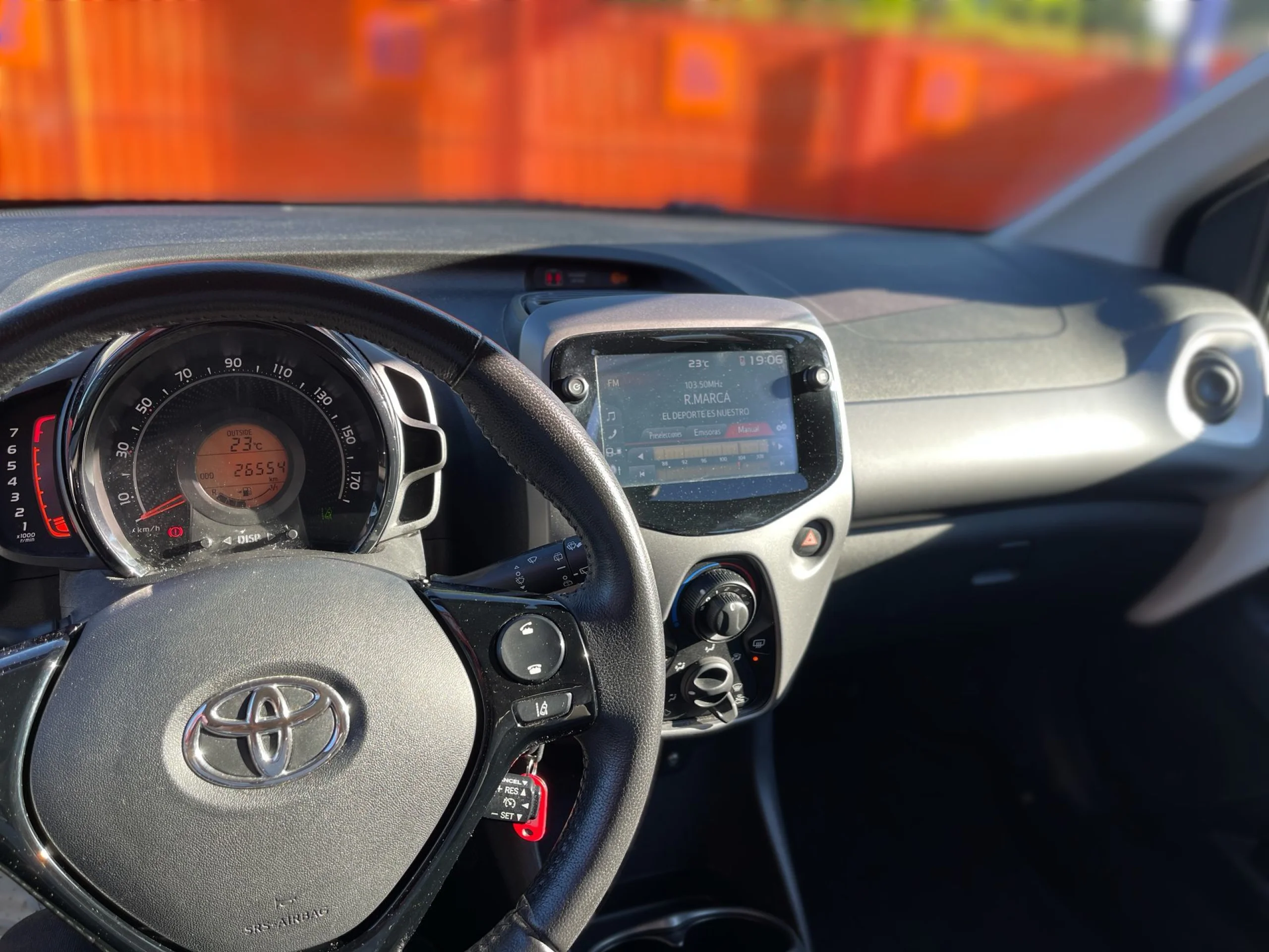 Toyota Aygo 1.0 70 x-play 53 kW (72 CV) - Foto 16