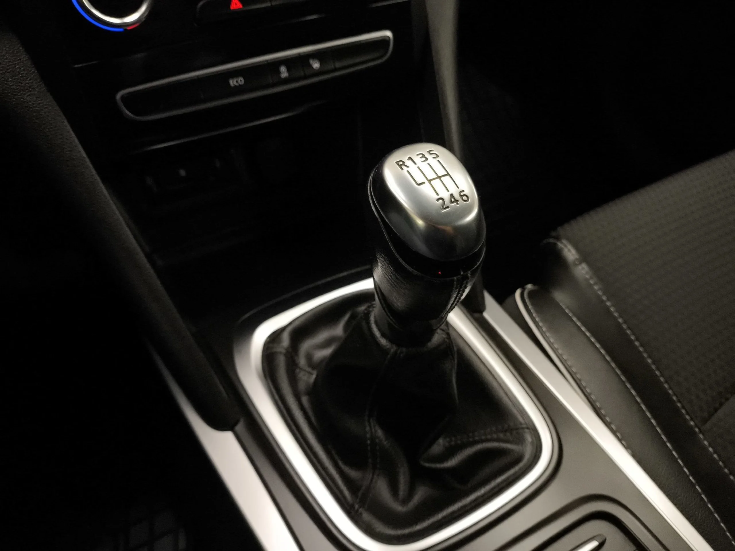 Renault Megane Bose Energy dCi 81 kW (110 CV) - Foto 20