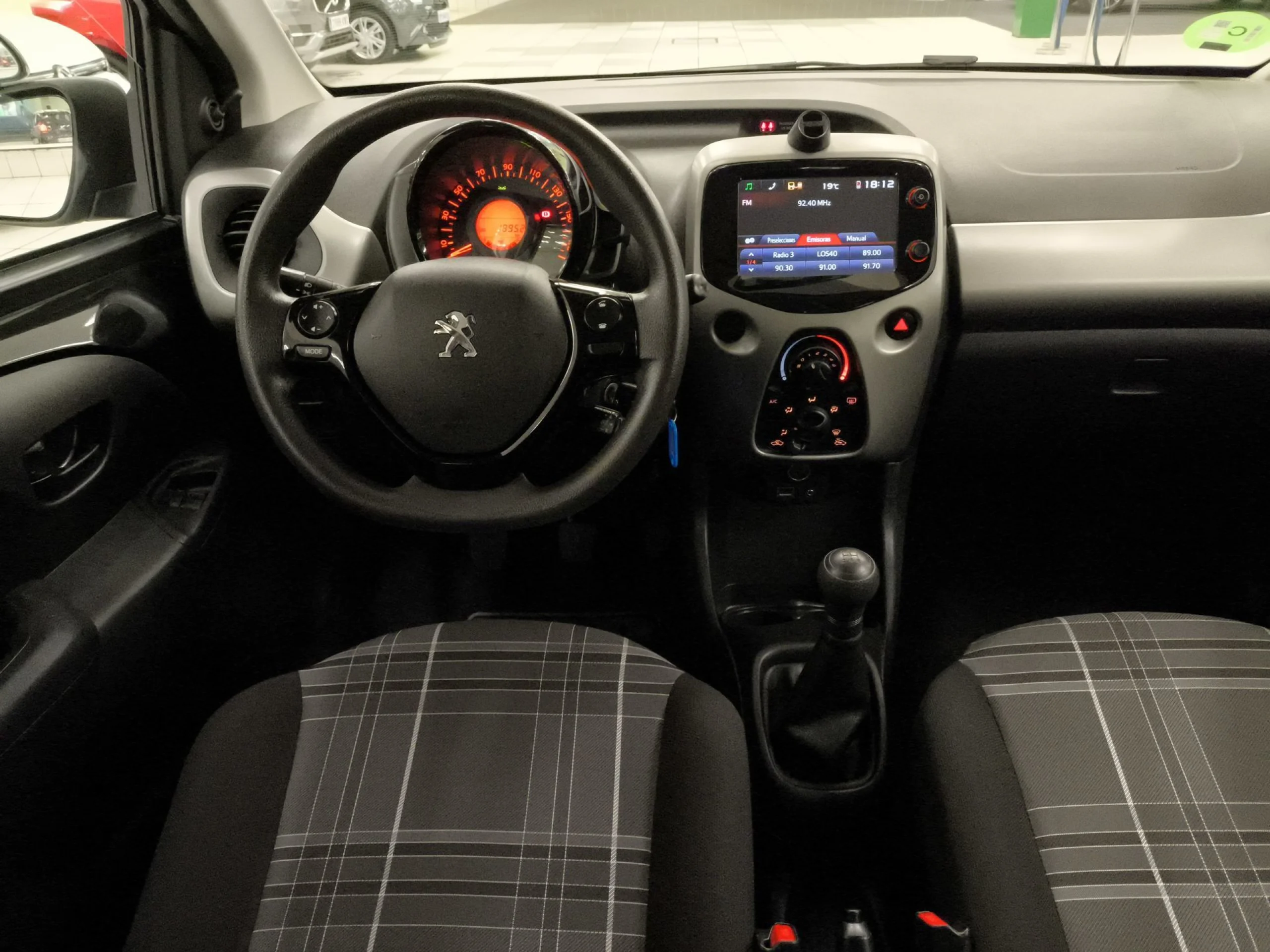 Peugeot 108 1.2 PureTech 60 kW (82 CV) - Foto 11