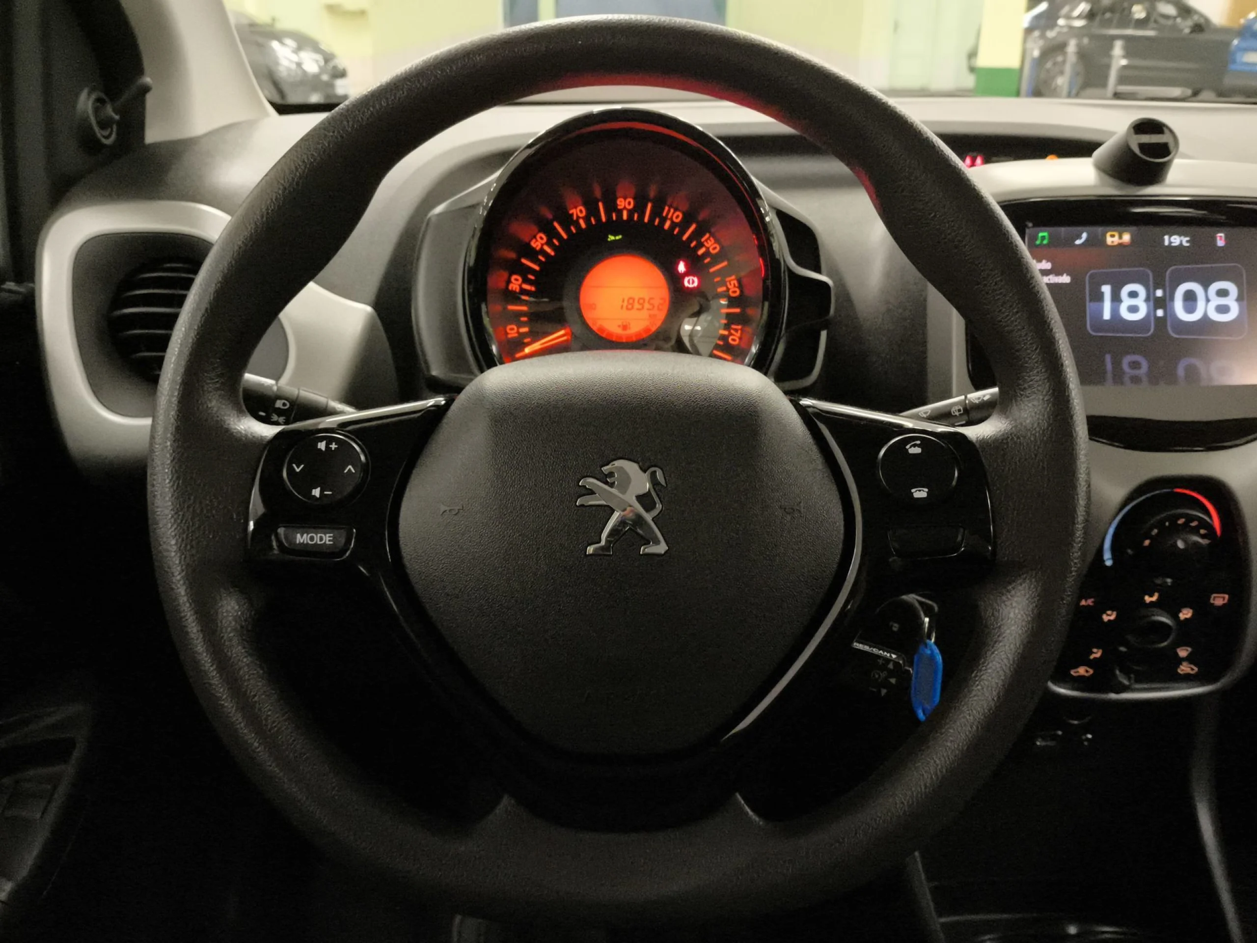 Peugeot 108 1.2 PureTech 60 kW (82 CV) - Foto 12