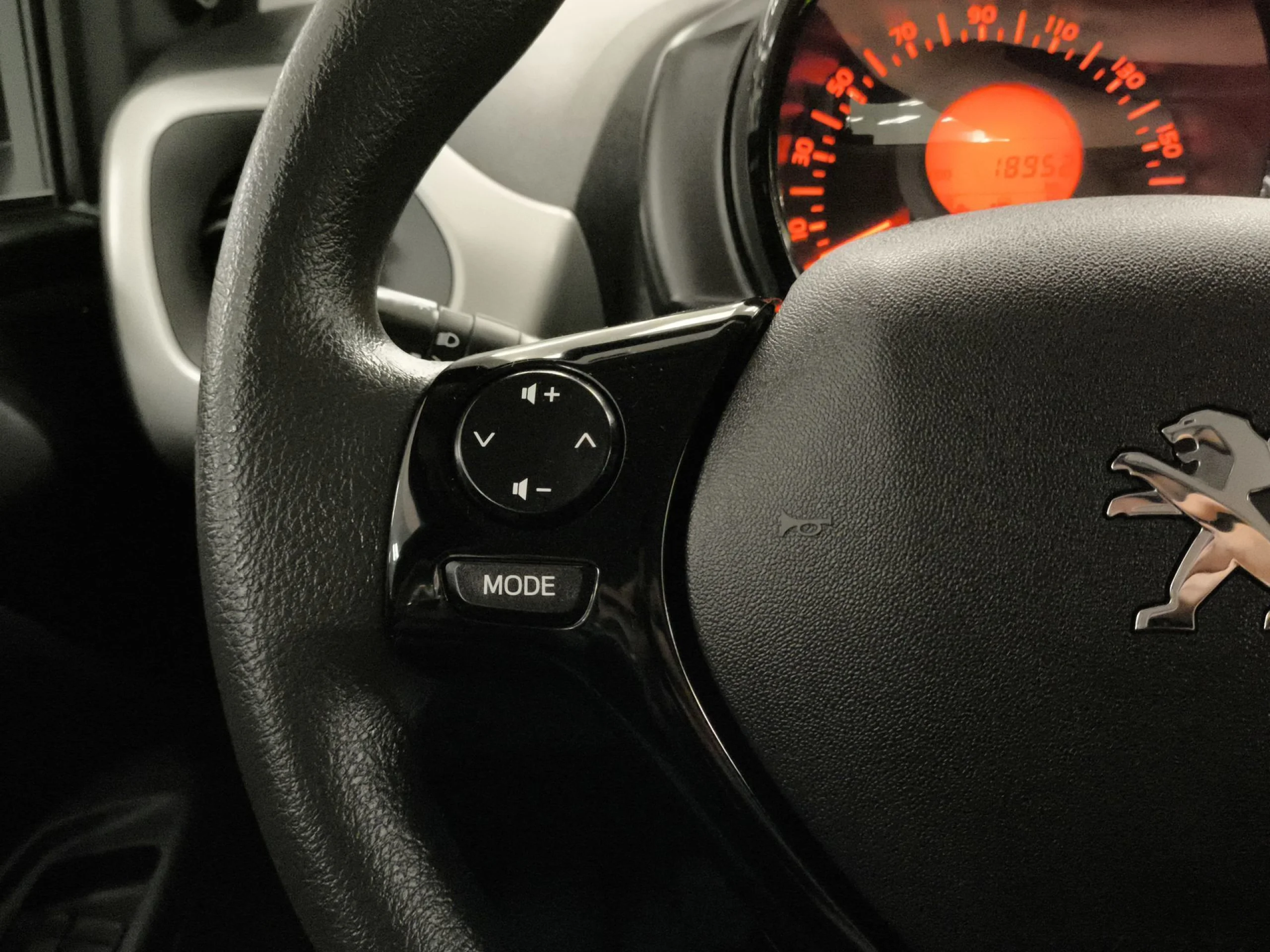 Peugeot 108 1.2 PureTech 60 kW (82 CV) - Foto 13