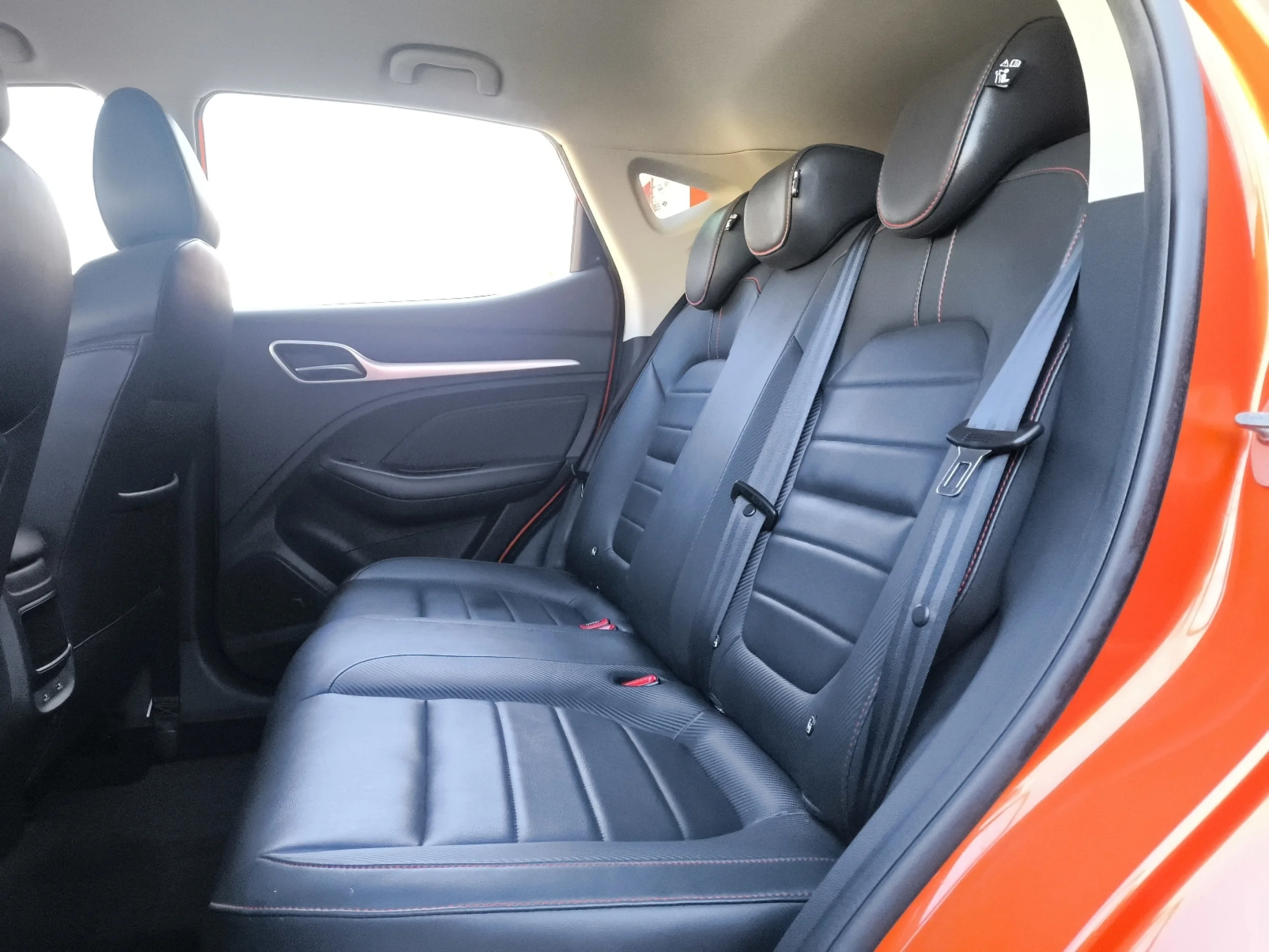 MG ZS 1.5 Luxury 78 kW (106 CV) - Foto 19