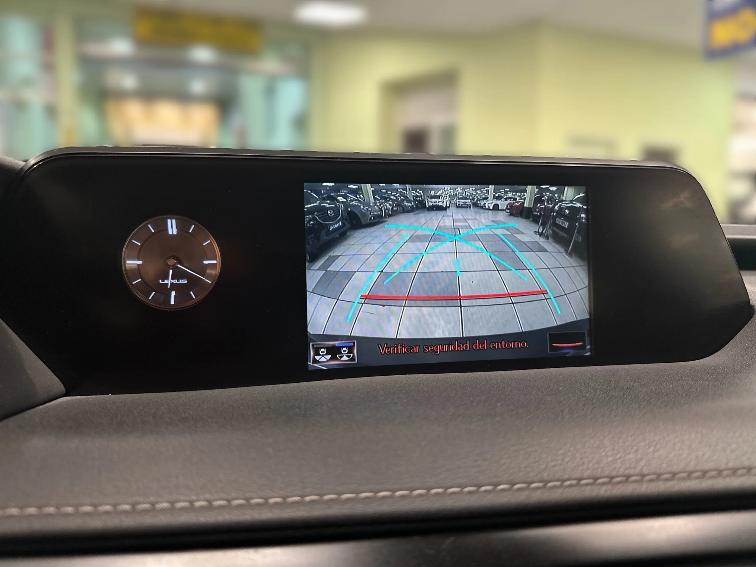 Lexus Ux 250h Business Navigation 2WD 135 kW (184 CV) - Foto 13