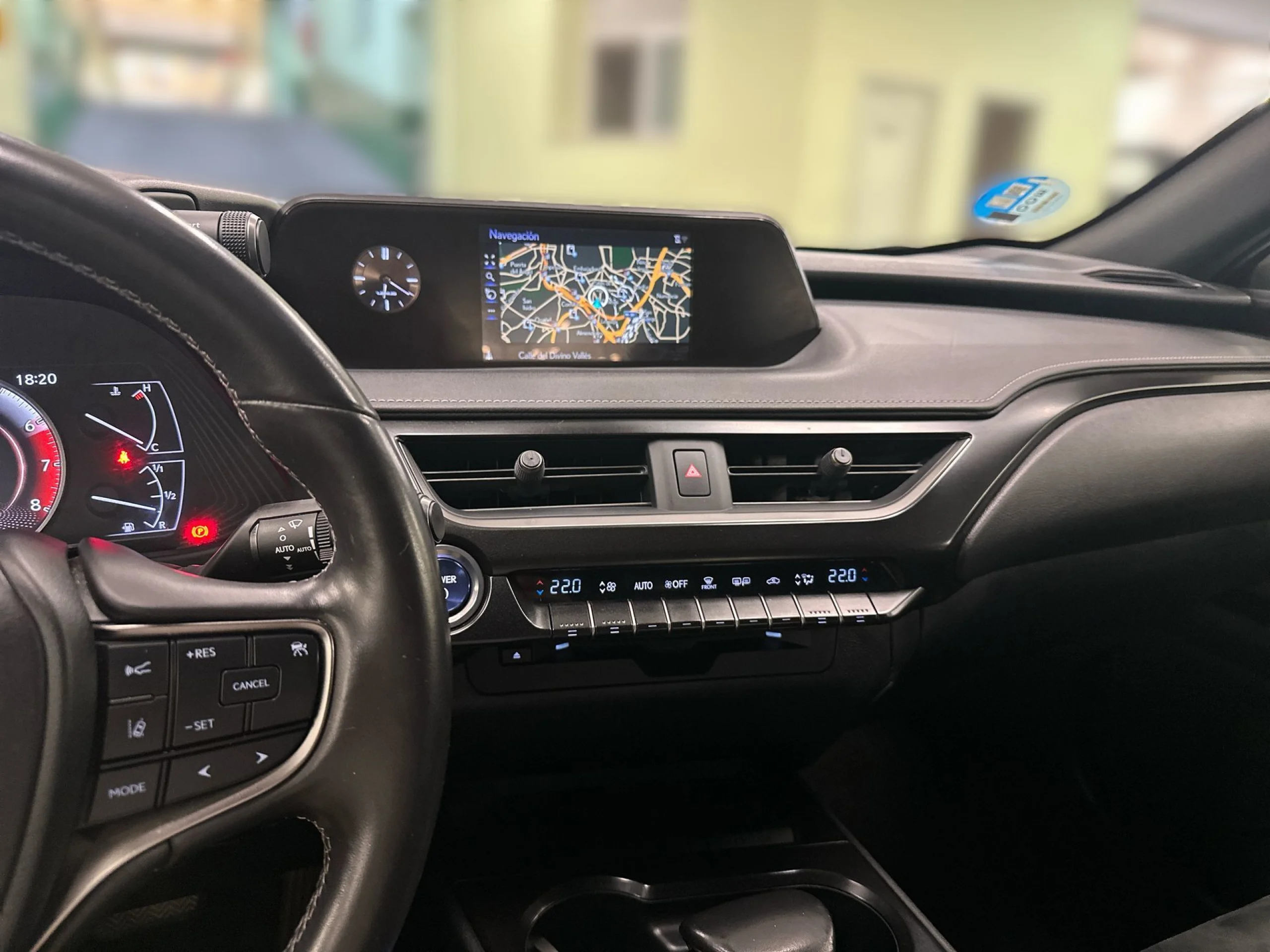 Lexus Ux 250h Business Navigation 2WD 135 kW (184 CV) - Foto 17